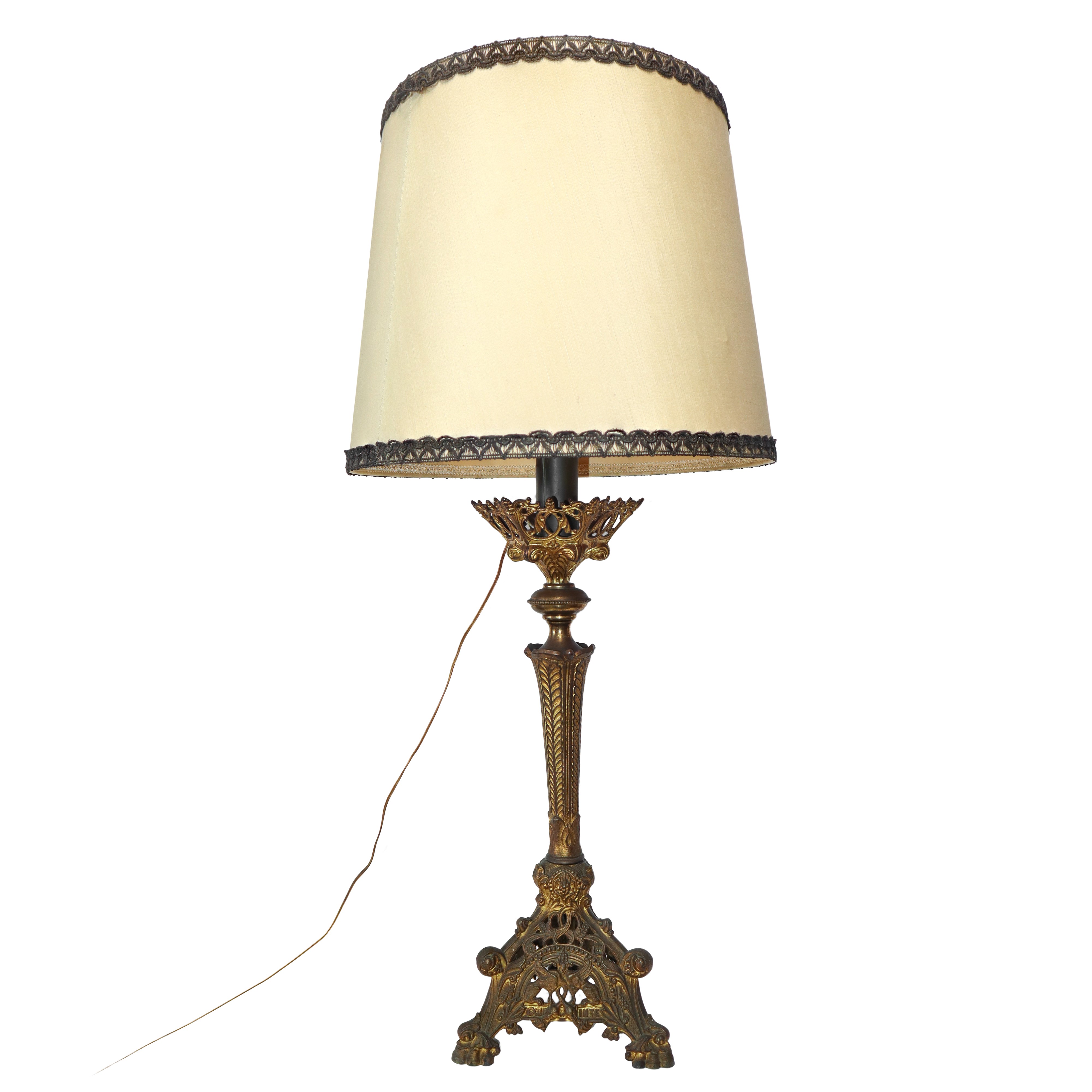 Coppia di lumi con base in metallo dorato