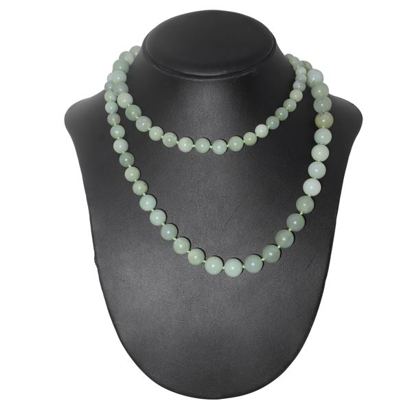 Light green jade necklace