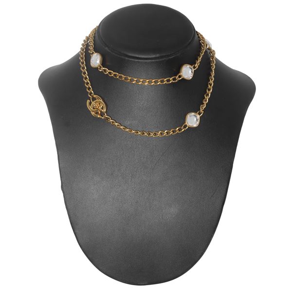 Chanel - Chanel Baroque model necklace with turnlock closure in golden metal