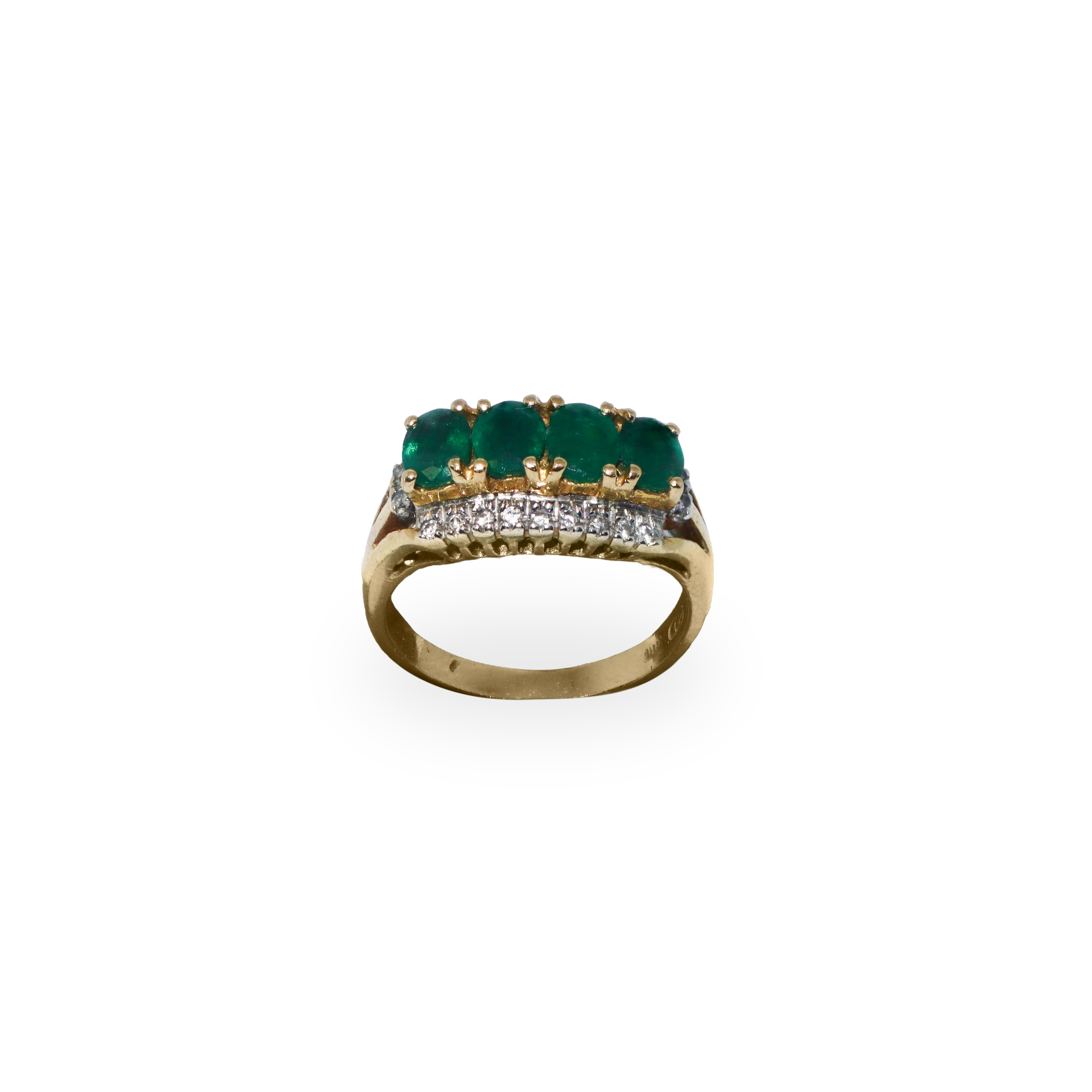 Anello in Oro con Pietre Verdi