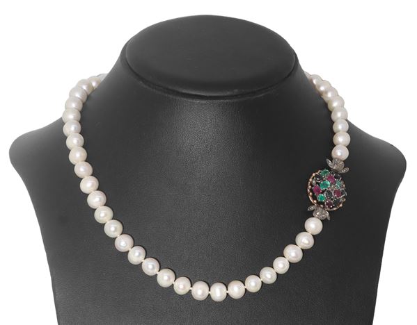 Pearl necklace with jeweled necklace with colored stones