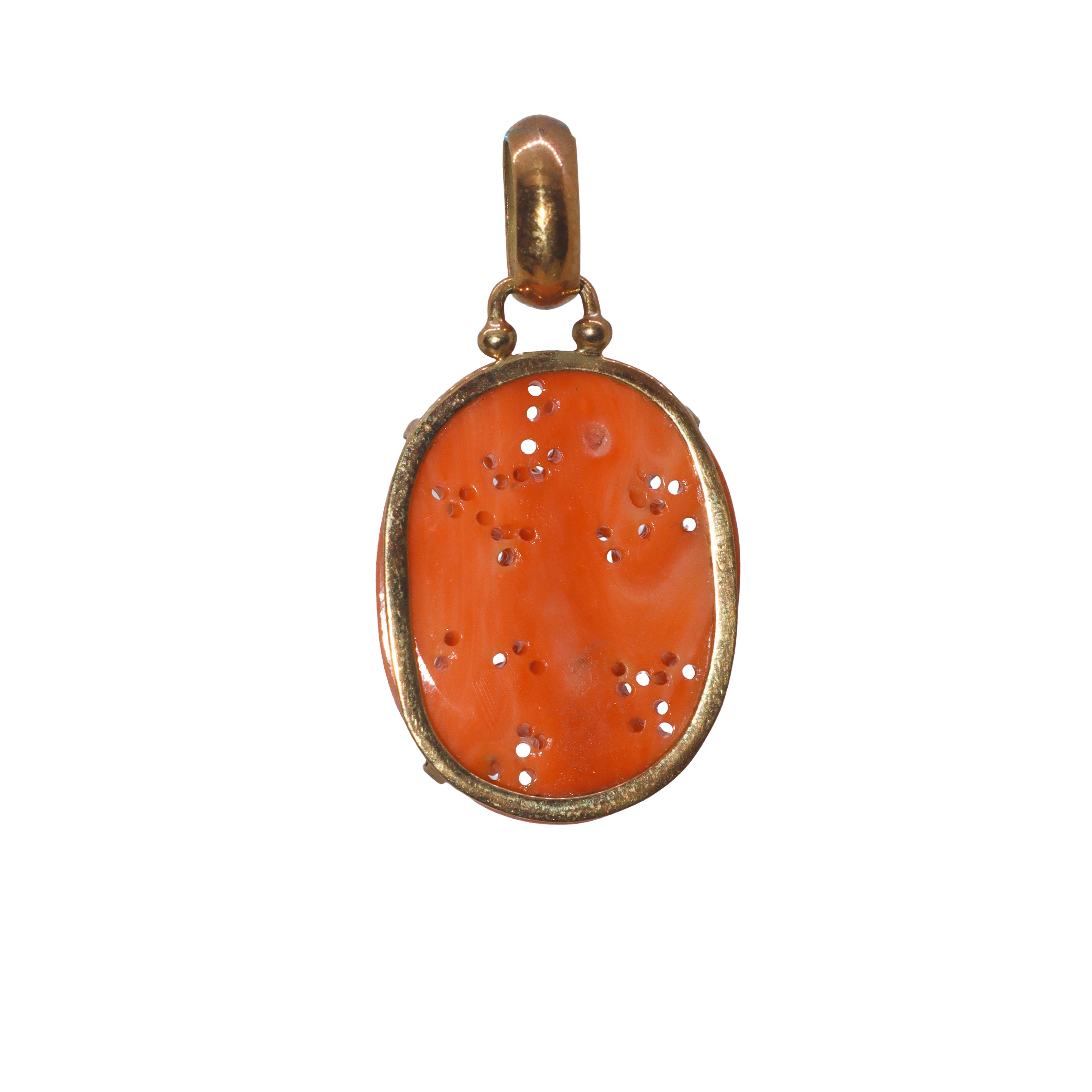 Ciondolo in oro a basso titolo e corallo rosa intarsiato con motivi floreali e uccello