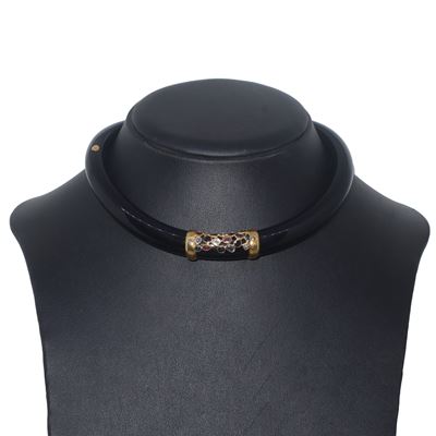 Collana in Osso con Applicazione in Oro e Pietre