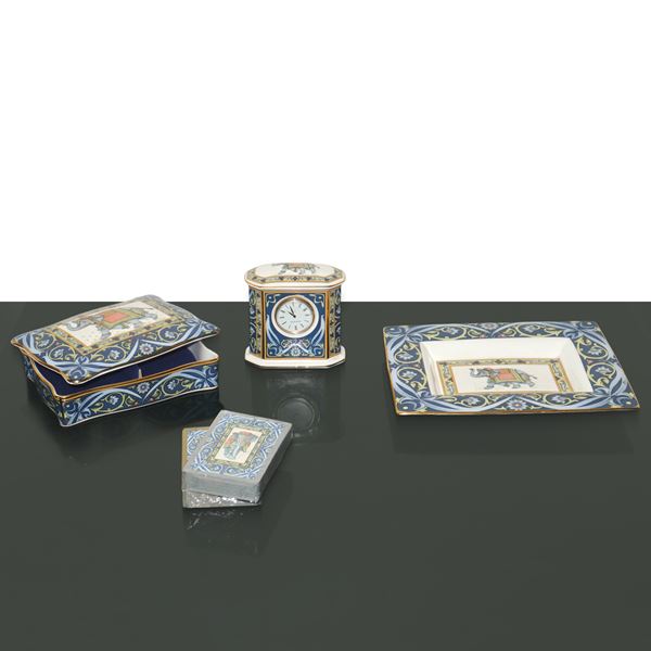 Wedgwood Made in England - Triptych in bone china porcelain, Blue Elephant model, consisting of ashtray, clock, storage box with playing cards