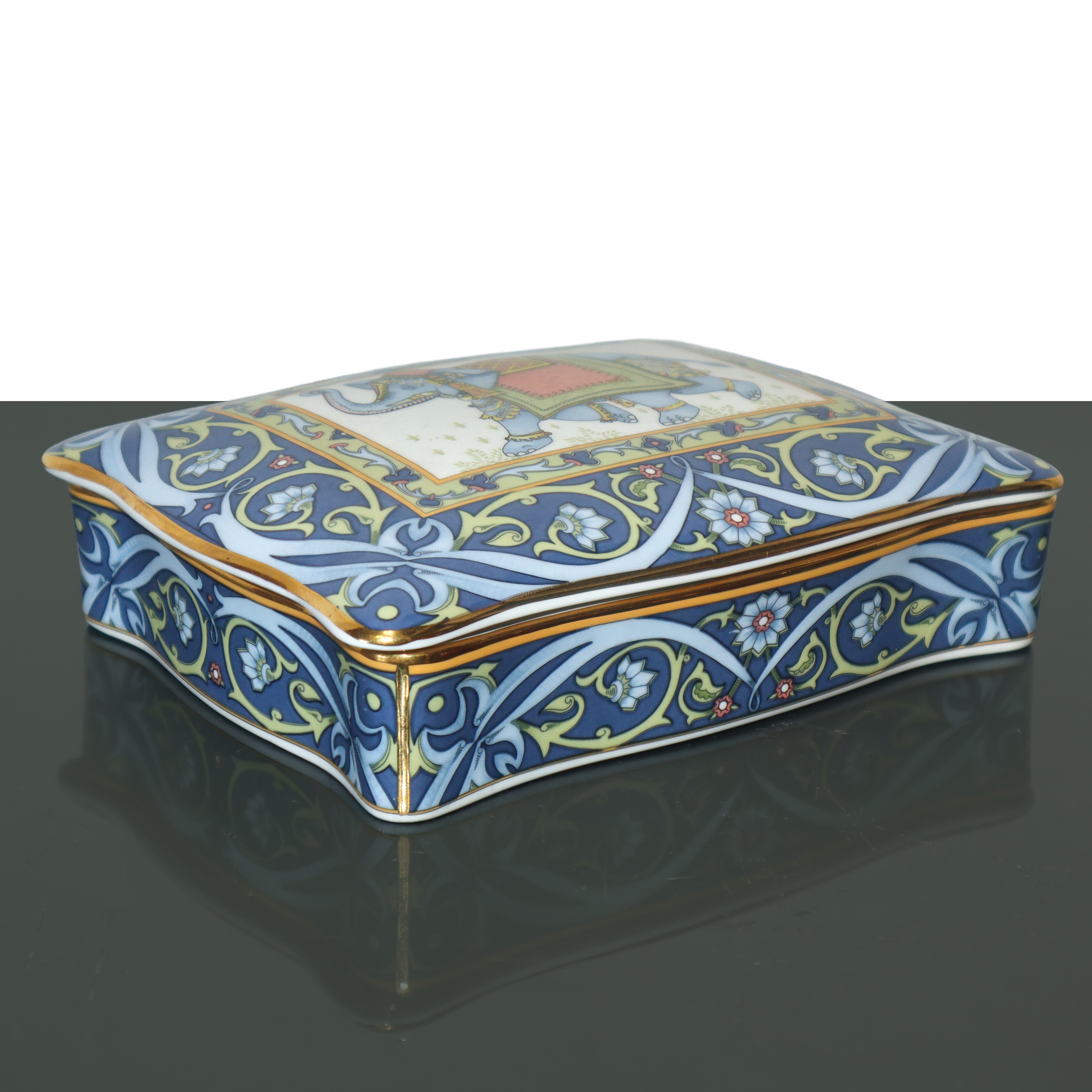 Trittico in porcellana bone china modello Blue Elephant, composto da posacenere, orologio, scatol...