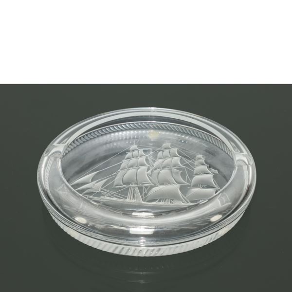 Lalique France - Crystal ashtray with cut sailing ship