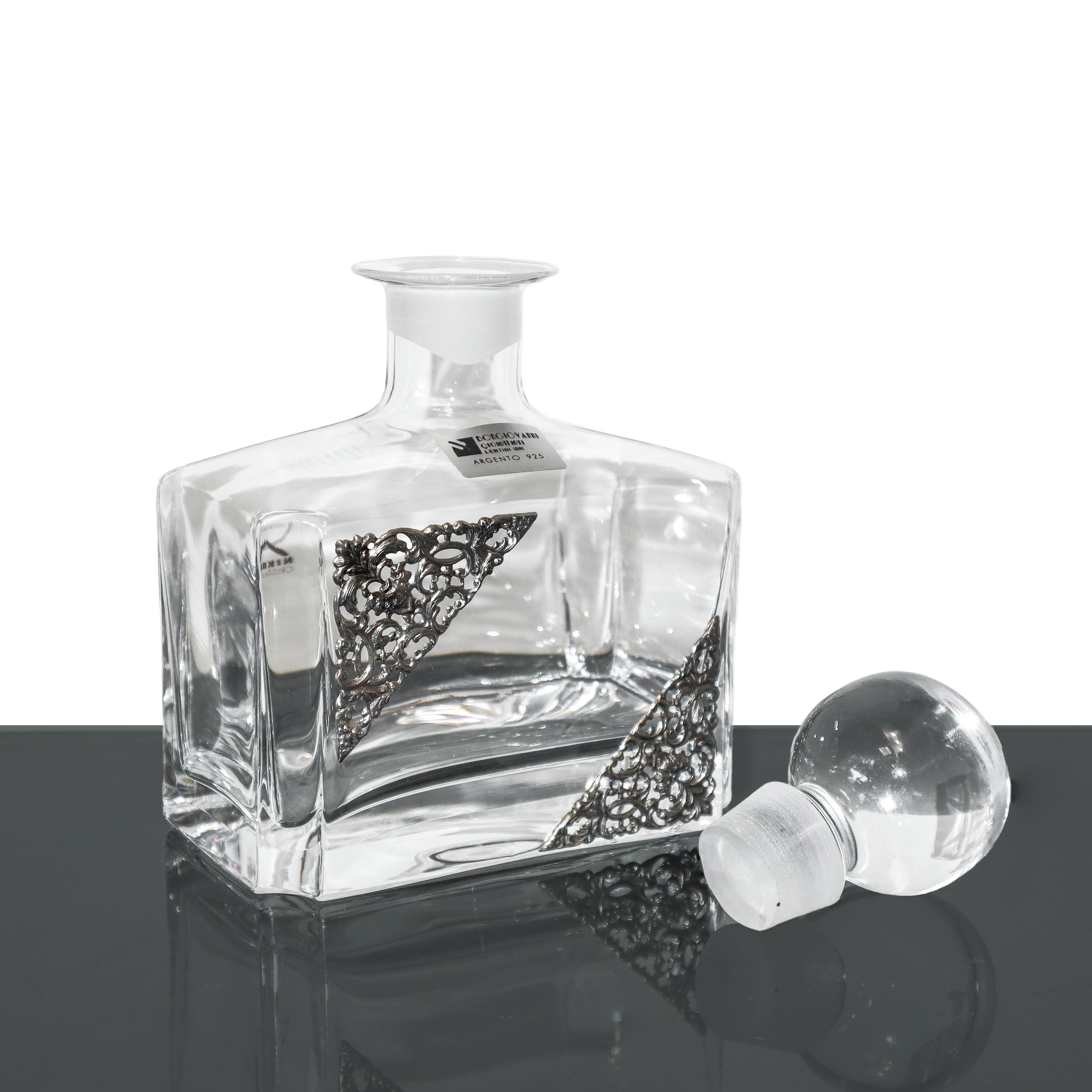 Bottiglia in cristallo con applicazioni in argento 925, cm 24x16