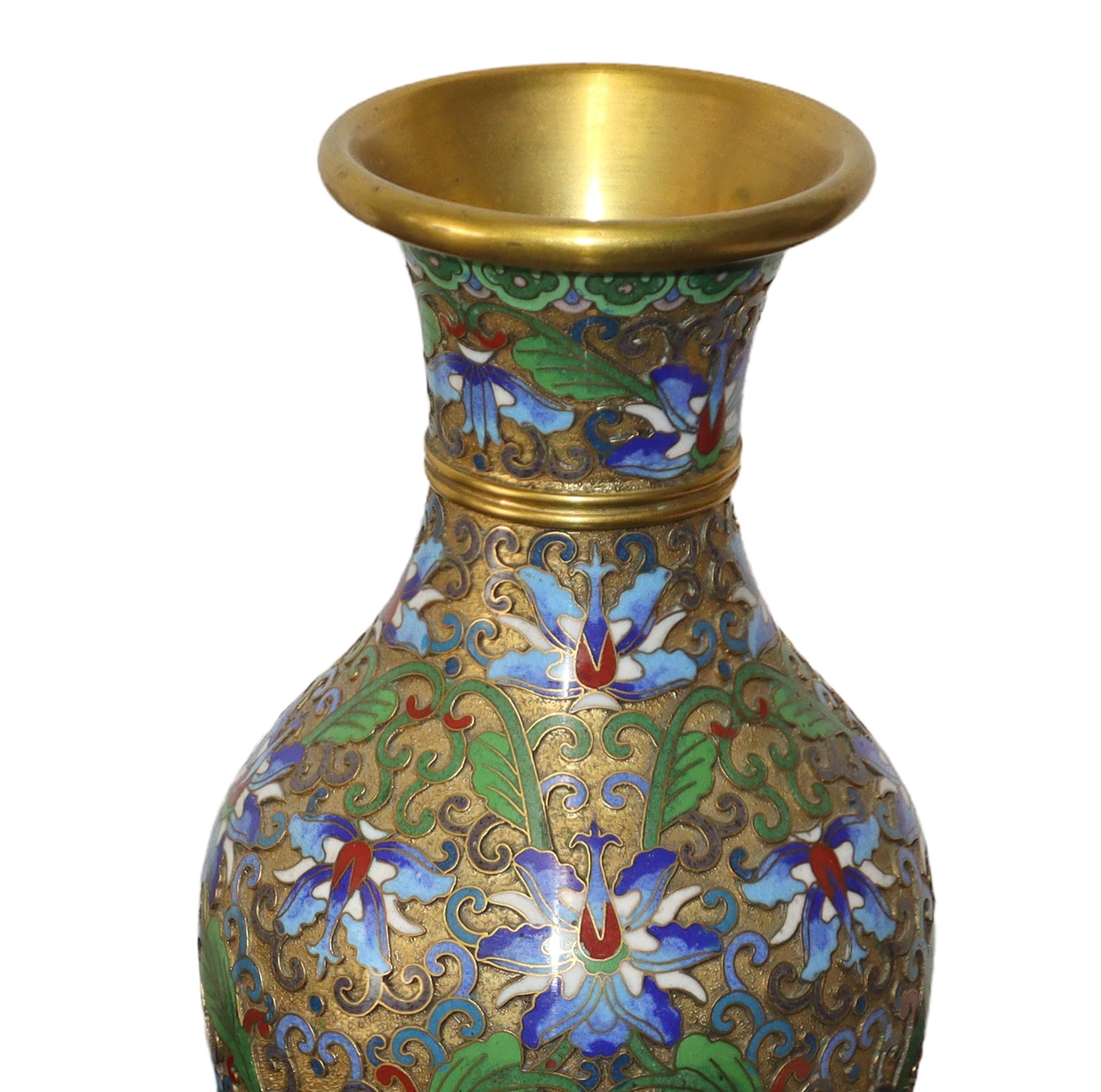 Coppia di vasi in metallo con smalti cloisonnet blu e bianchi