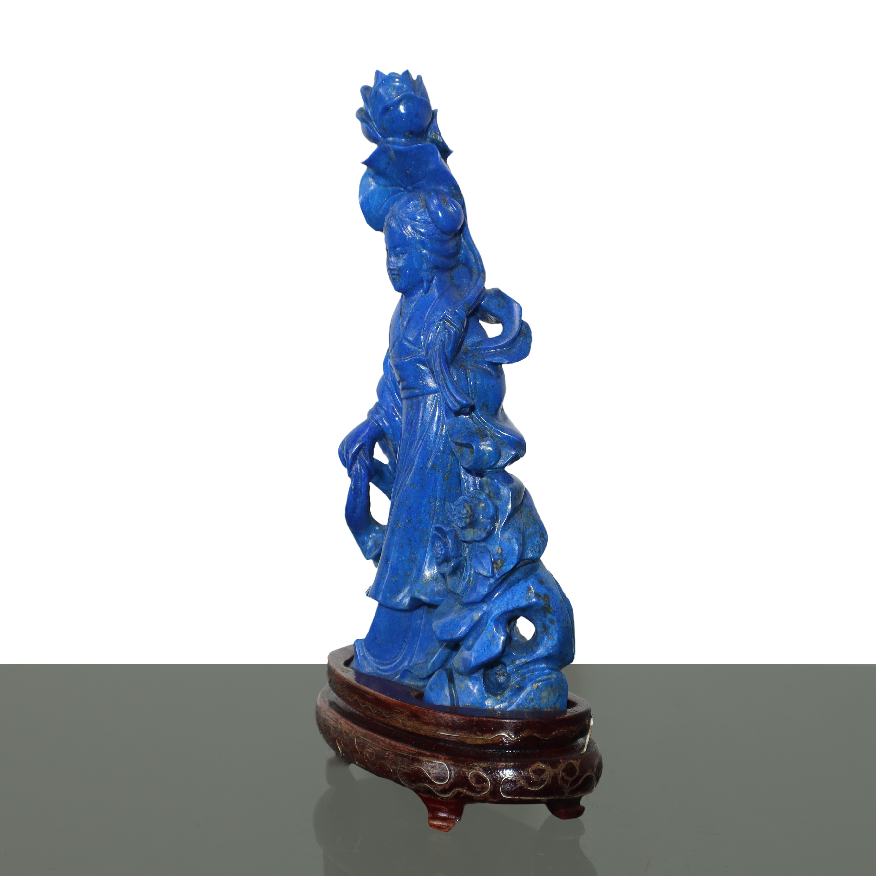 Guayin con fiori di loto in lapislazzuli