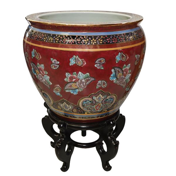 Large Chinese porcelain cachepot with cloisonnet enamel floral motifs 