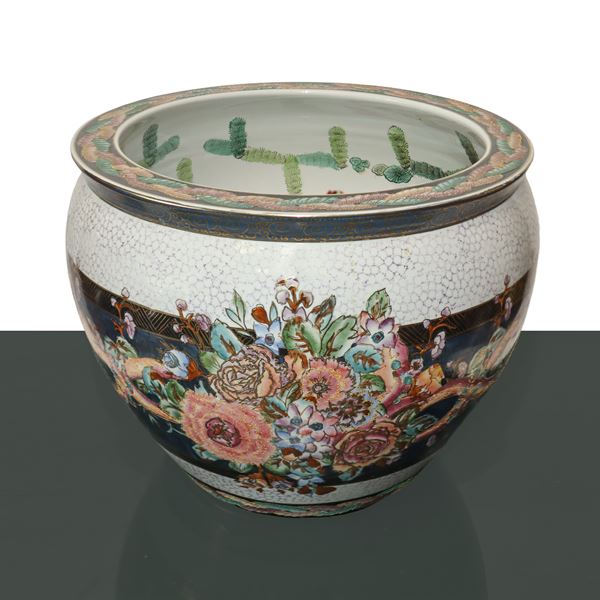 Chinese polychrome cachepot with enamels and gold cloisonnet with floral depictions