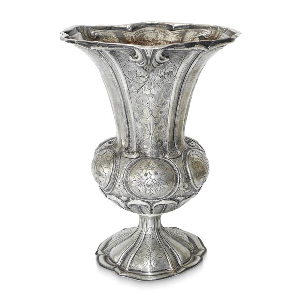 Tulip-shaped silver vase