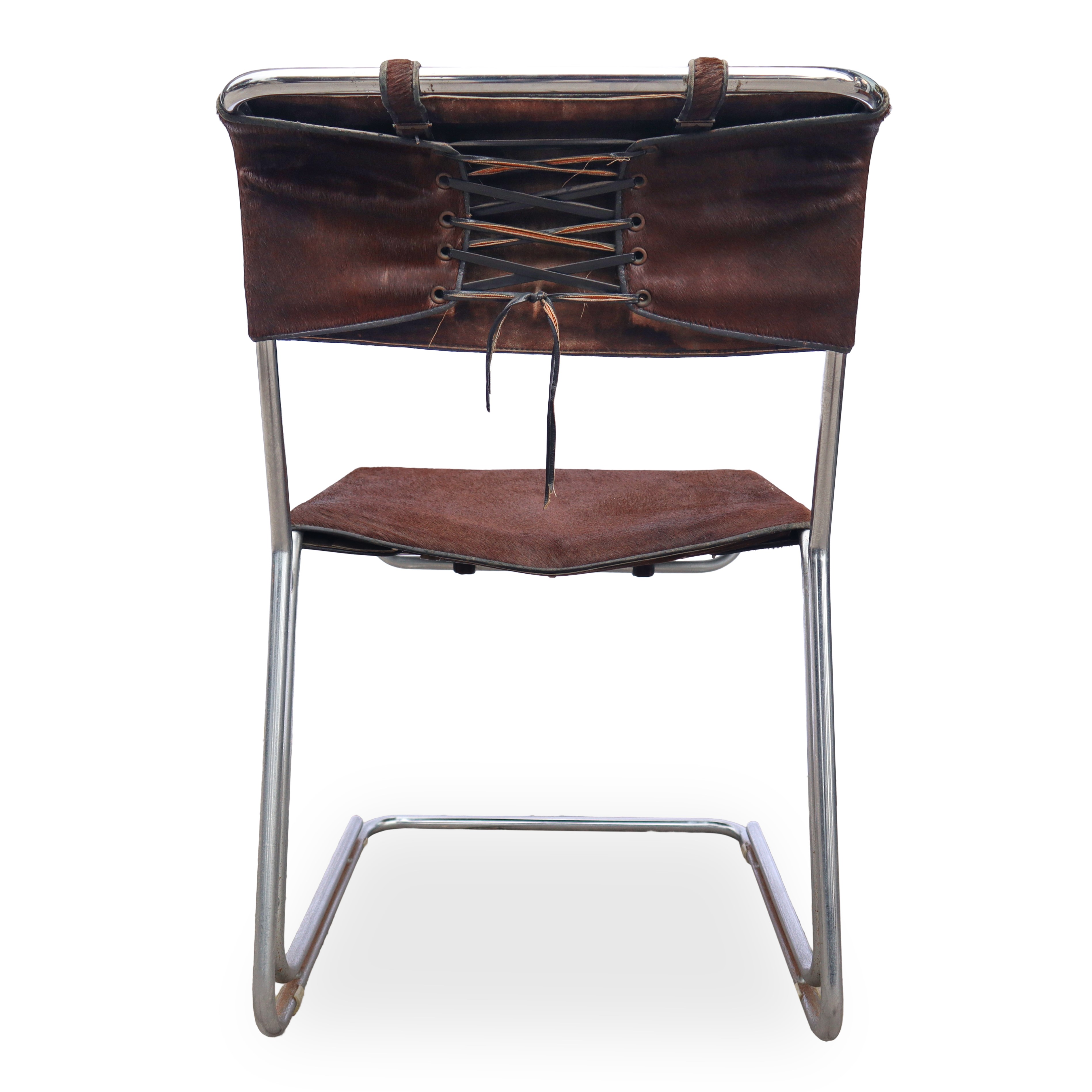 Quattro sedie in cavallino con struttura in metallo