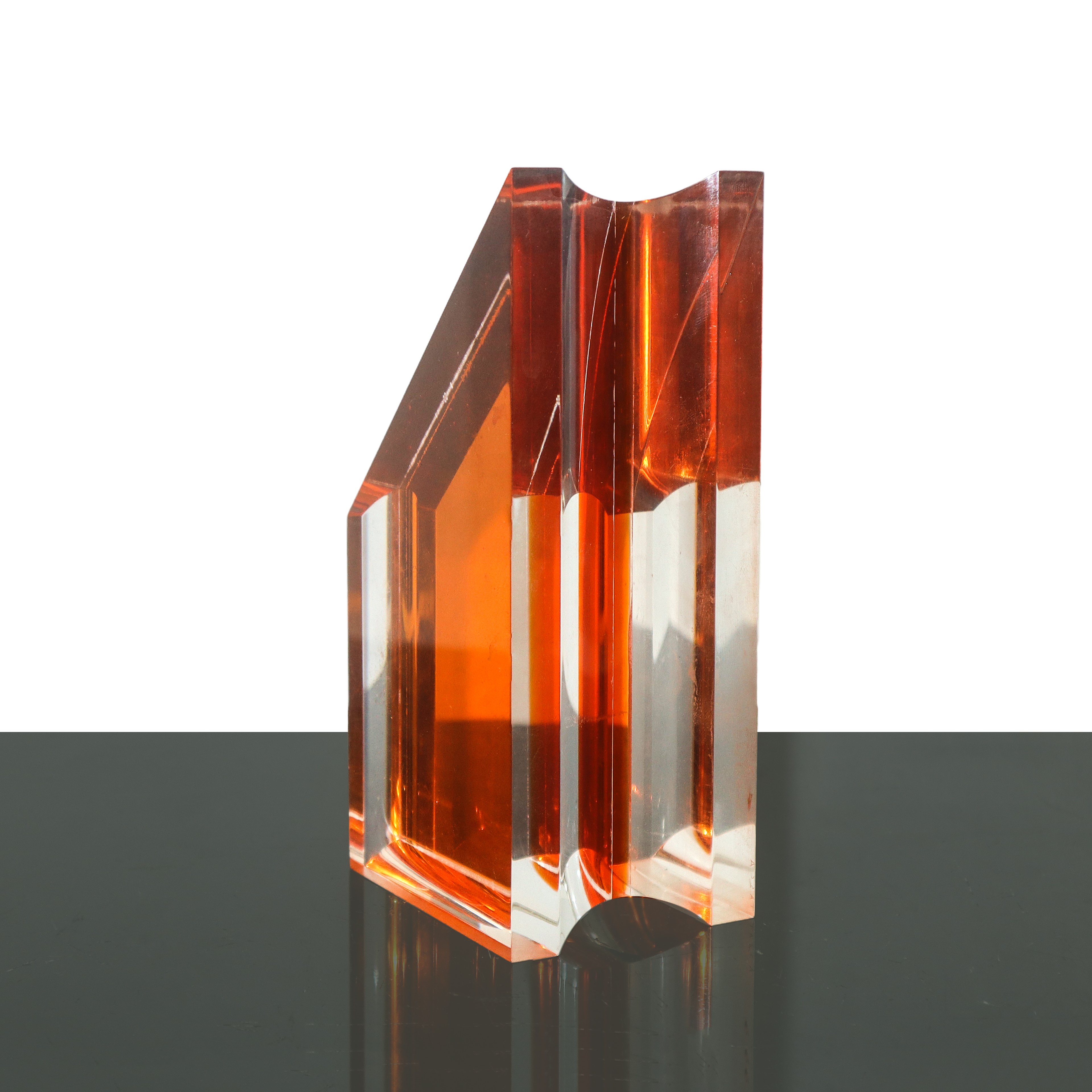 Scultura in metacrilato con inserto aracione produzione Tasca 250