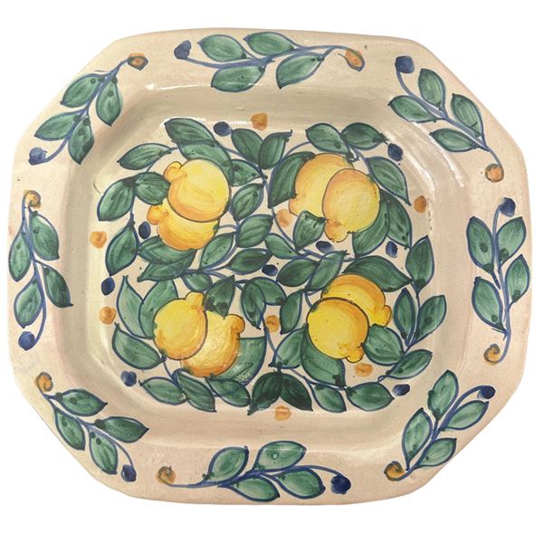 Octagonal plate in polychrome majolica decorated with lemons