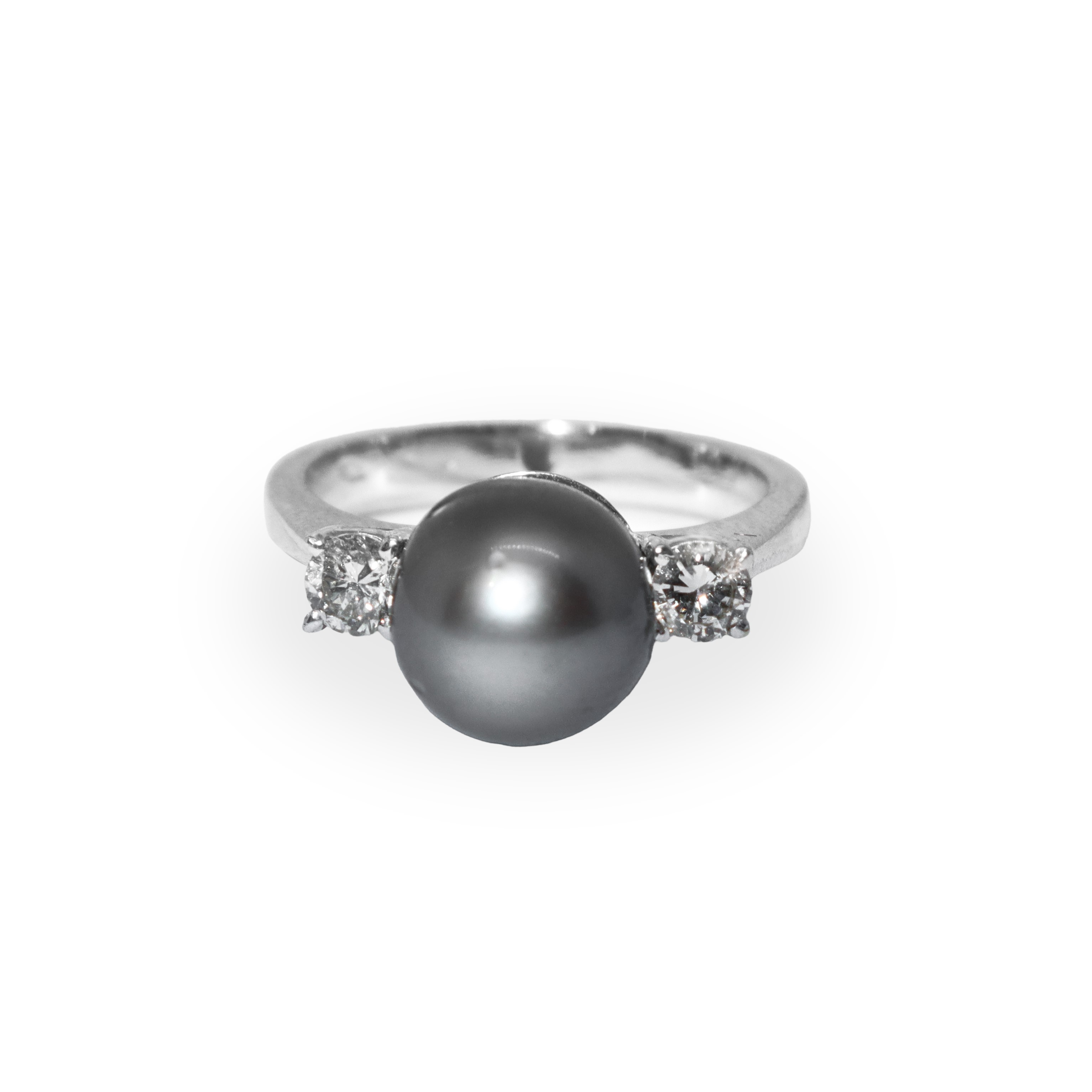 Anello in Oro Bianco con Perla Grigia e Brillantini Quadrati ai Lati