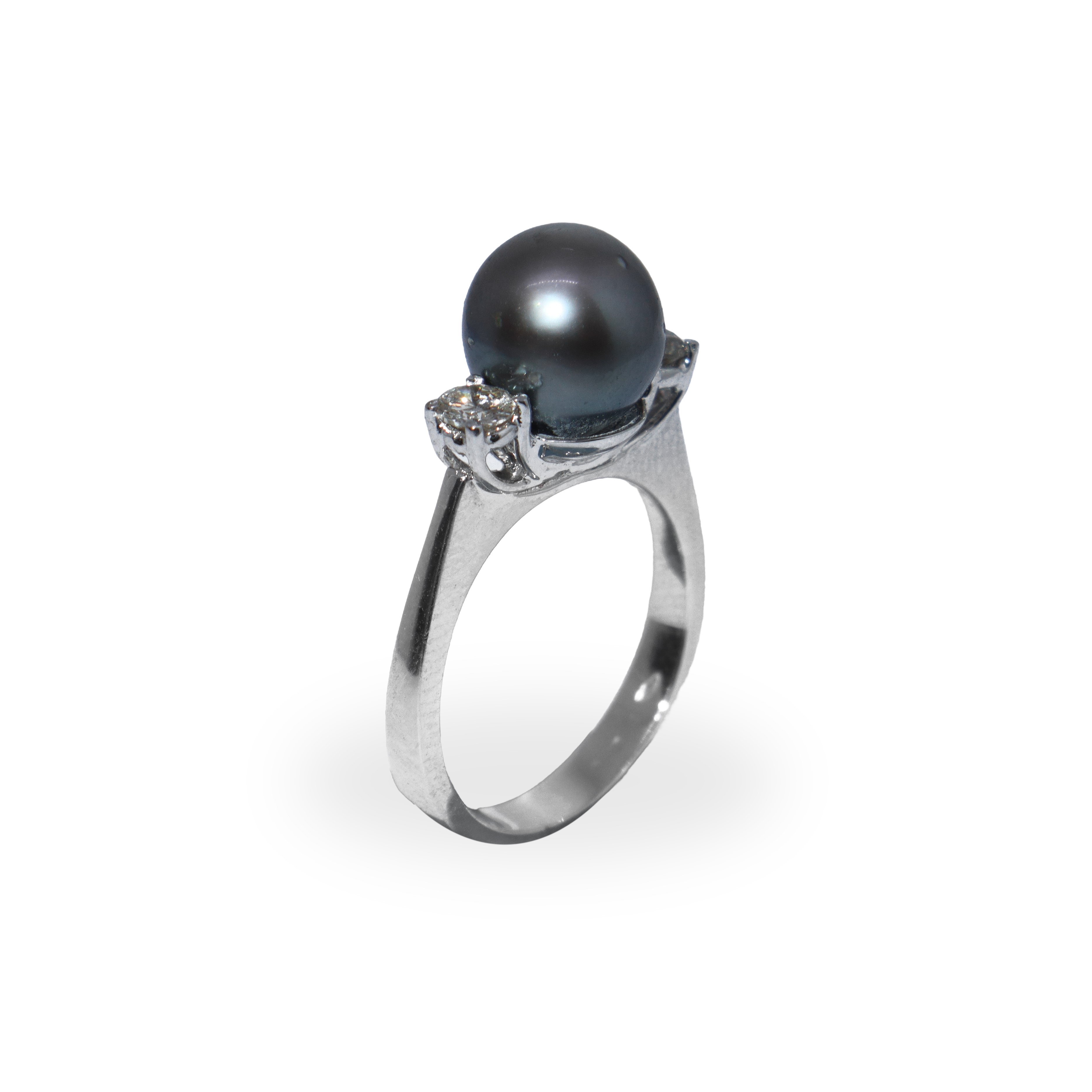 Anello in Oro Bianco con Perla Grigia e Brillantini Quadrati ai Lati