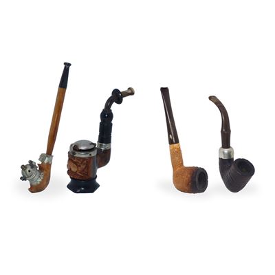Pipe fatte a mano assortite, set di quattro esemplari