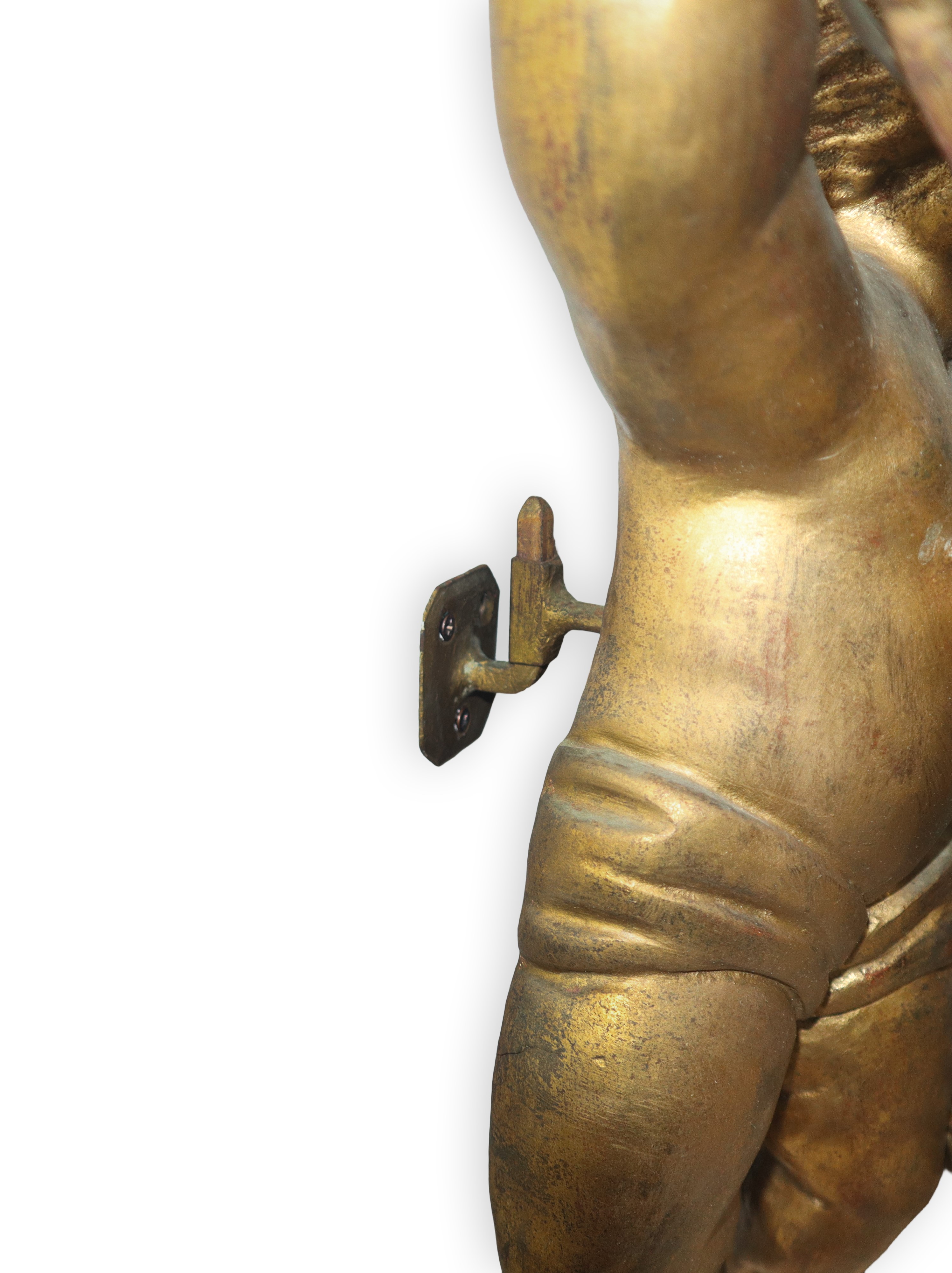 Coppia di putti reggicandela a tre luci in legno dorati