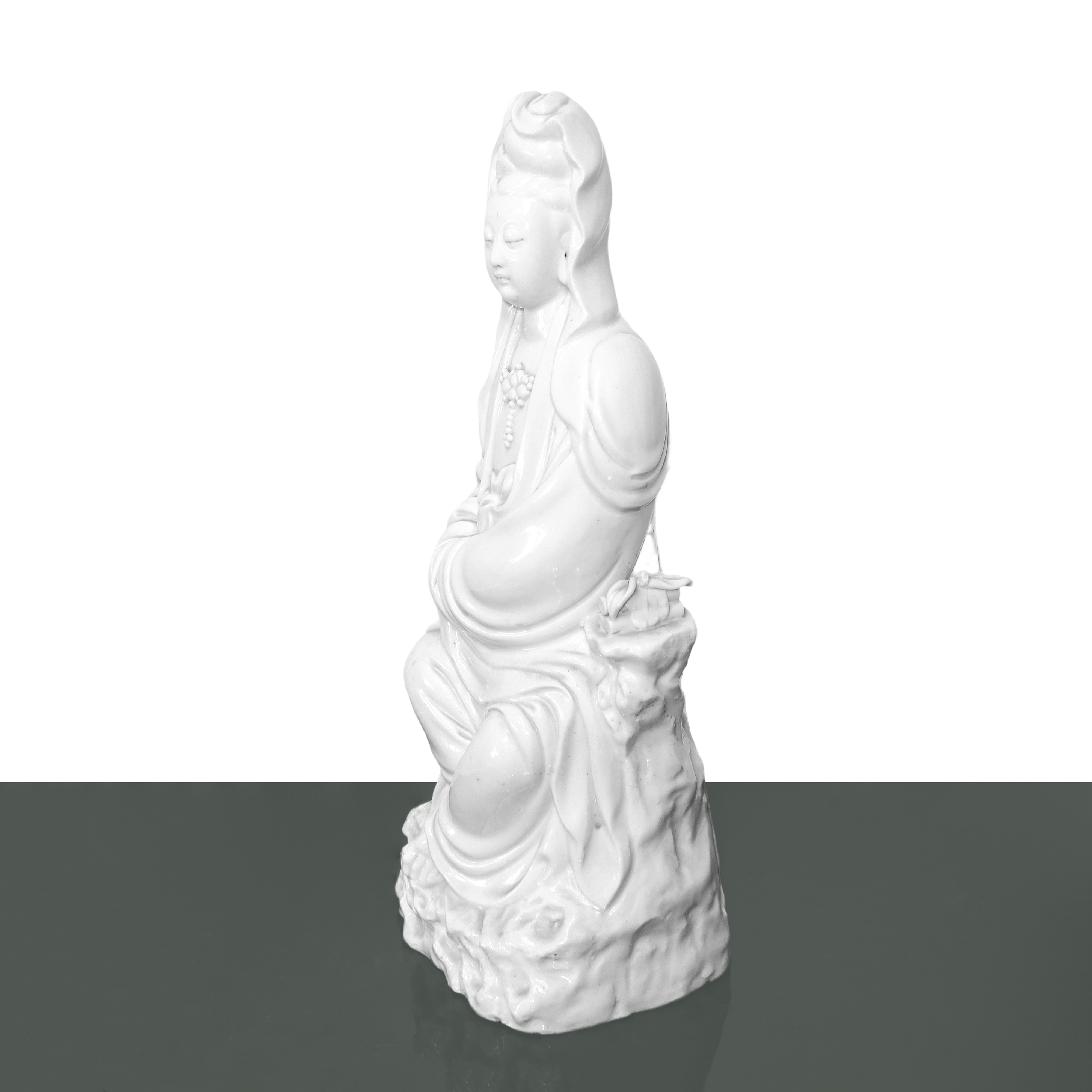 Guanin in maiolica bianca