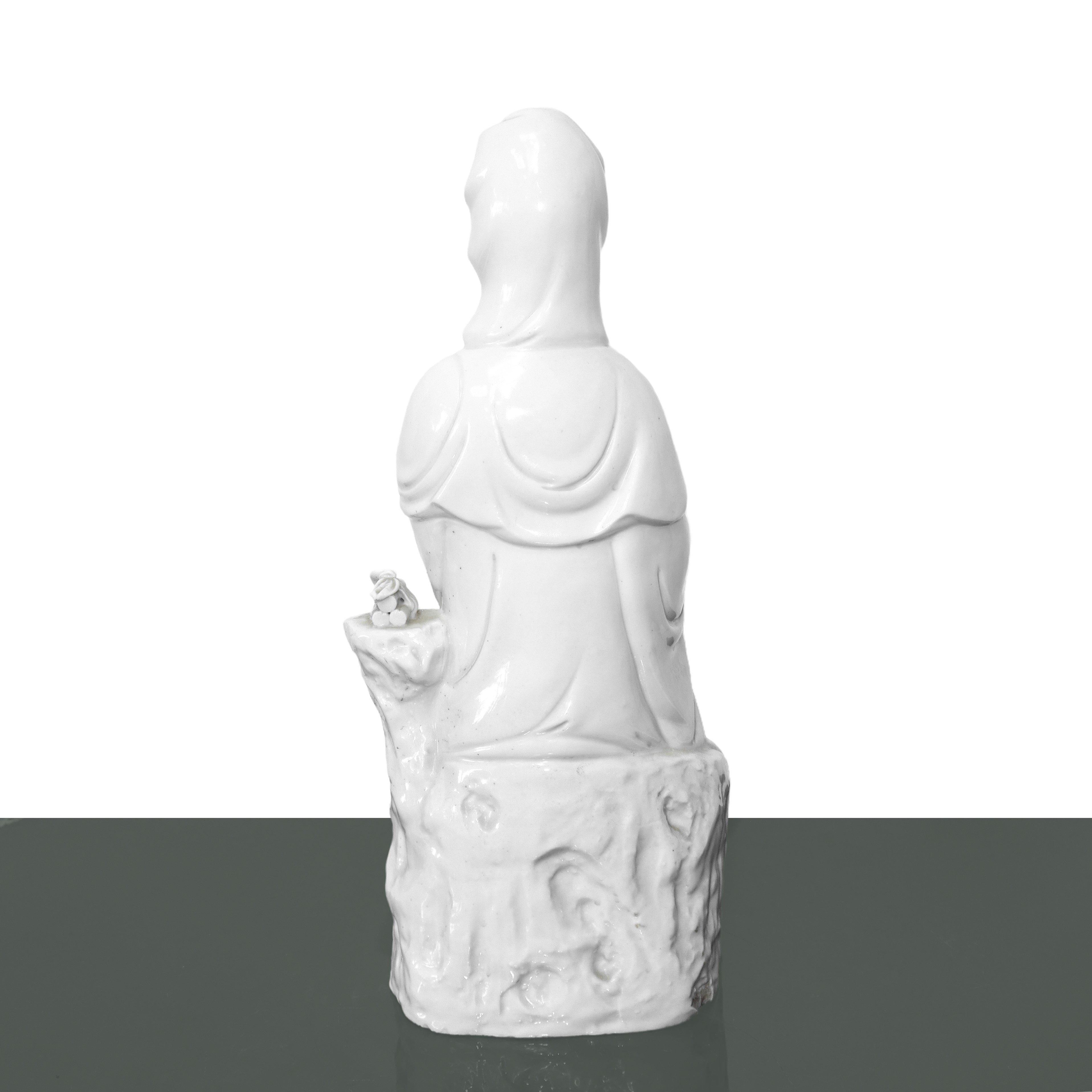 Guanin in maiolica bianca