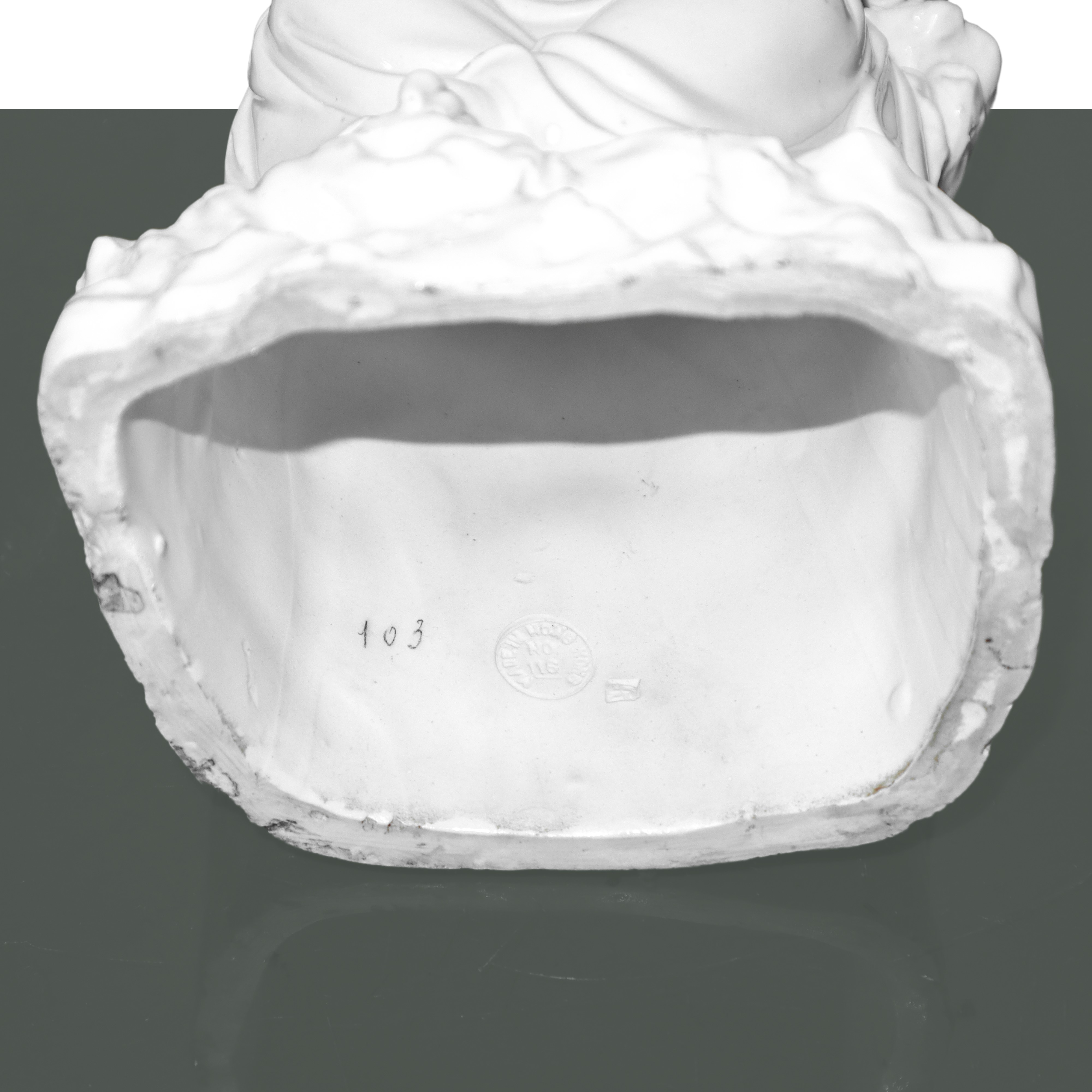 Guanin in maiolica bianca