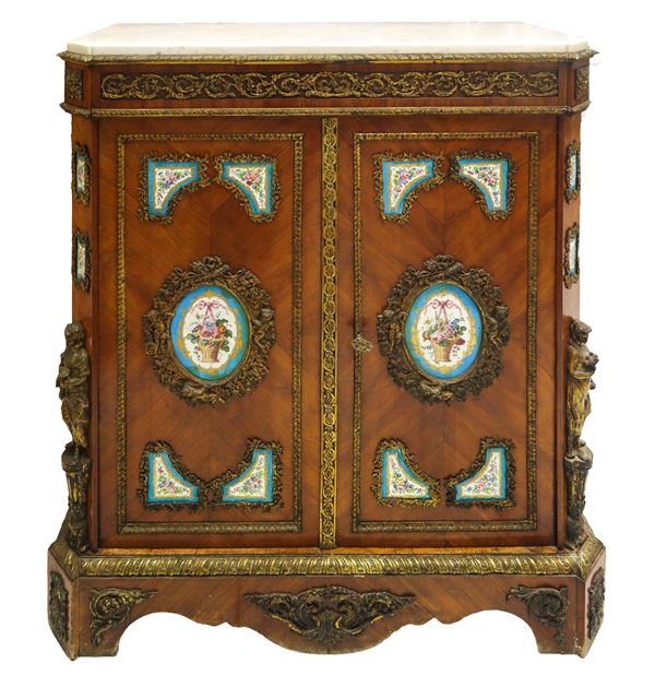 Credenza Napoleone III in legno di rosa  e marmo bianco al piano