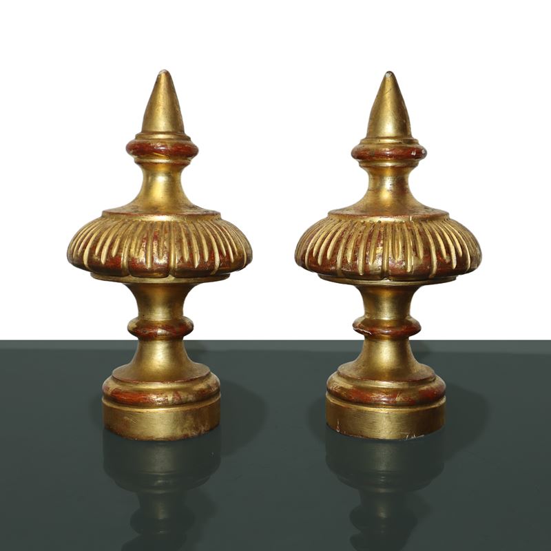 Coppia di Fregi in Legno Dorato