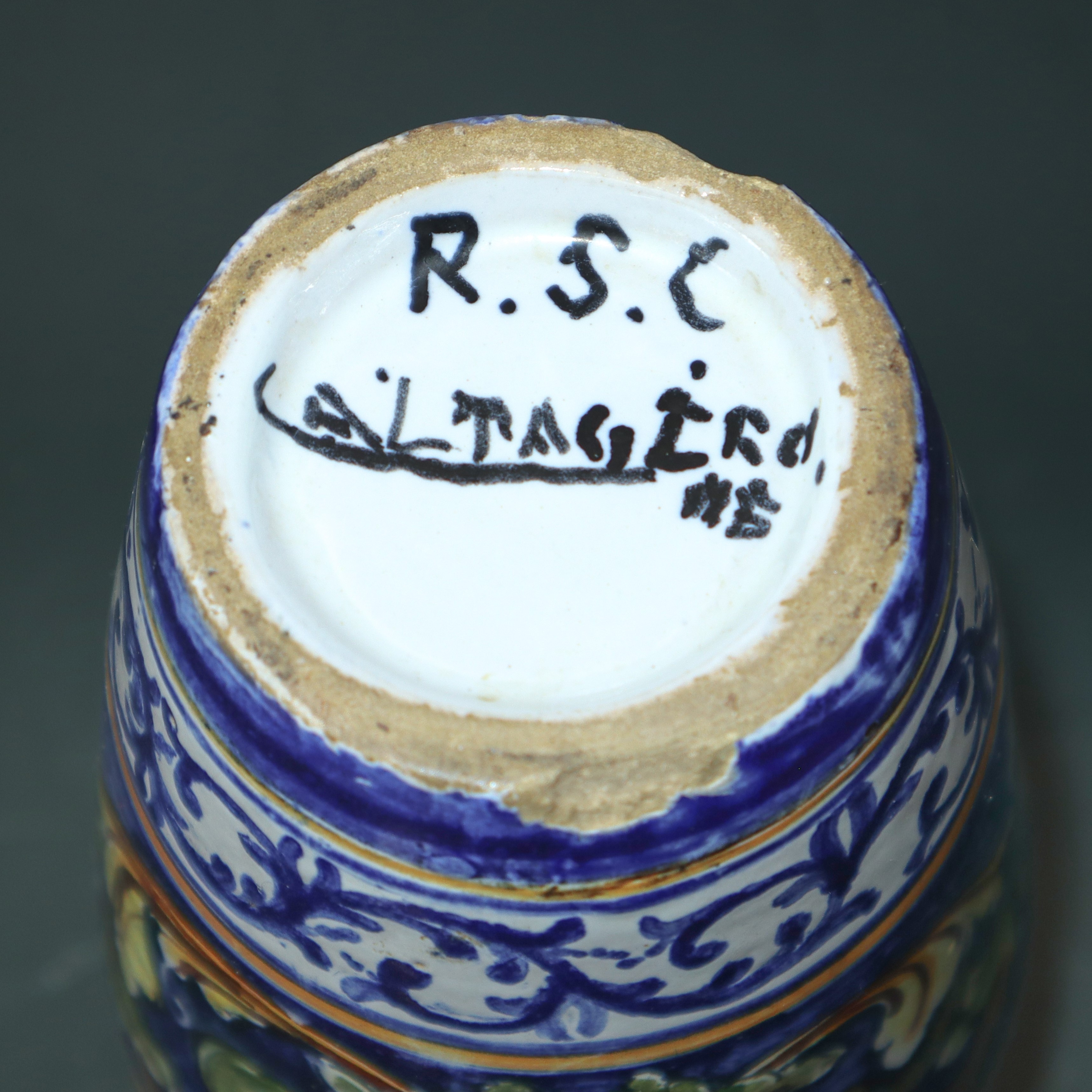 Vaso in maiolica policroma