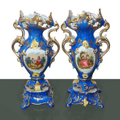 Coppia di Vasi in Porcellana Luigi Filippo Blu e Dorati con Decori Floreali