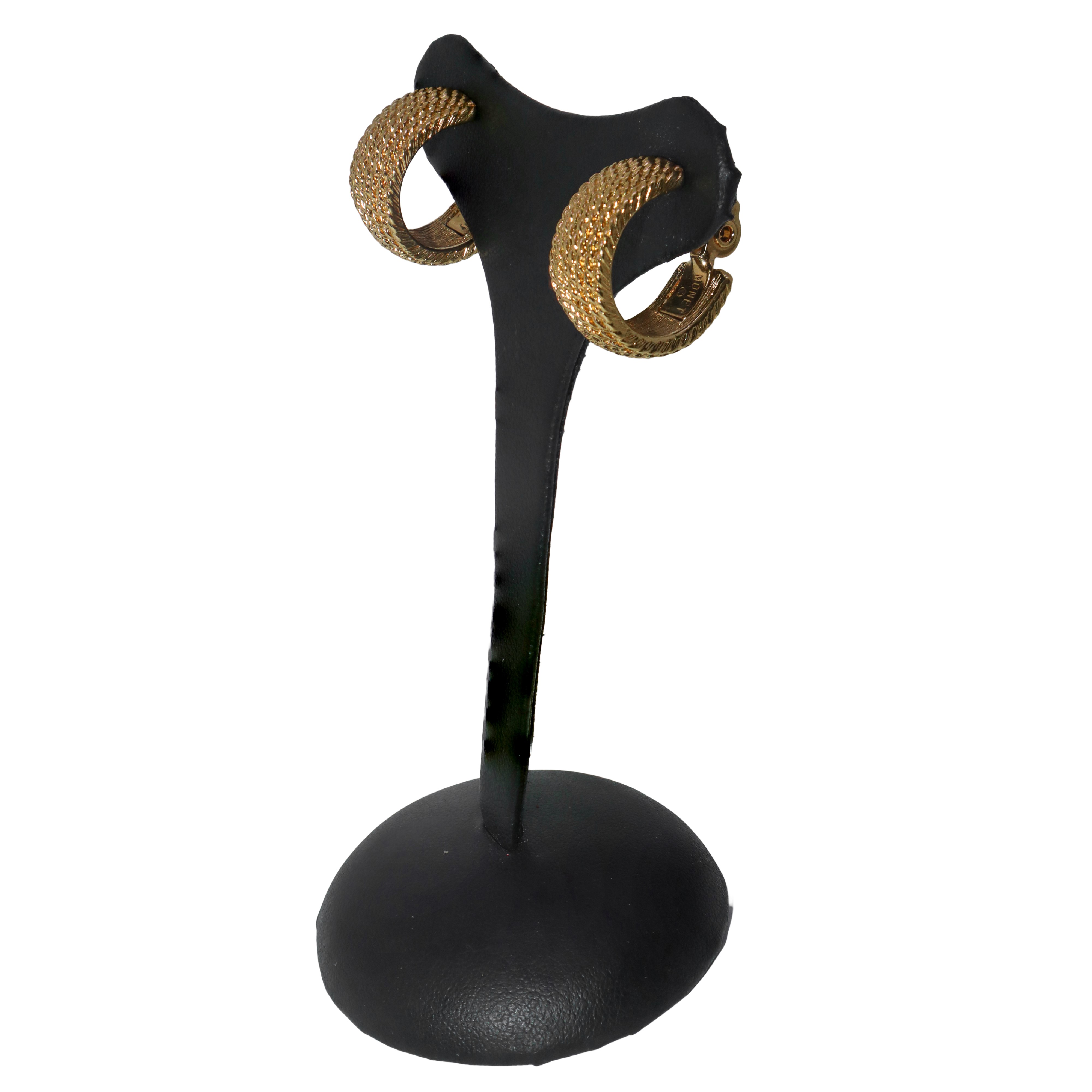 Orecchini a boccole in metallo dorato