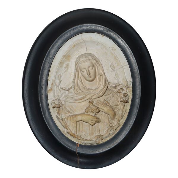 Sea foam bas-relief depicting the Madonna