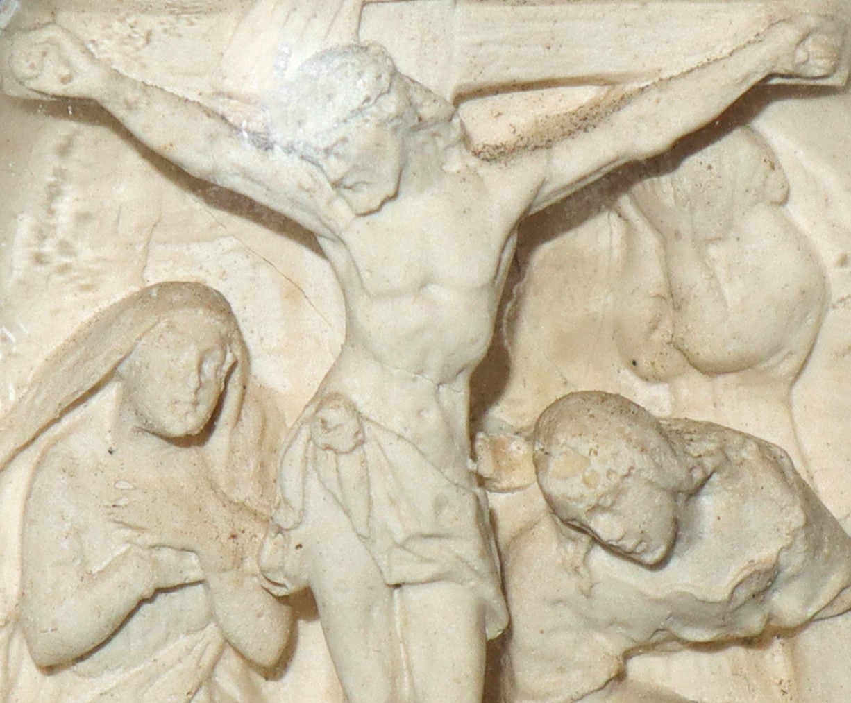 Bassorilievo in Schiuma di Mare Raffigurante Crocifissione