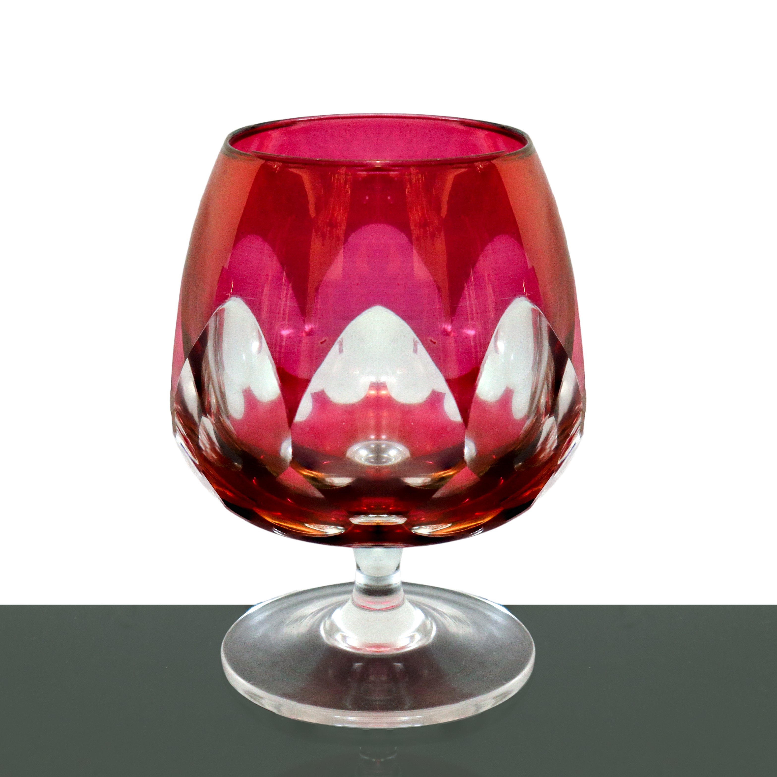 Sei bicchieri da cognac in cristallo amaranto sfaccettato