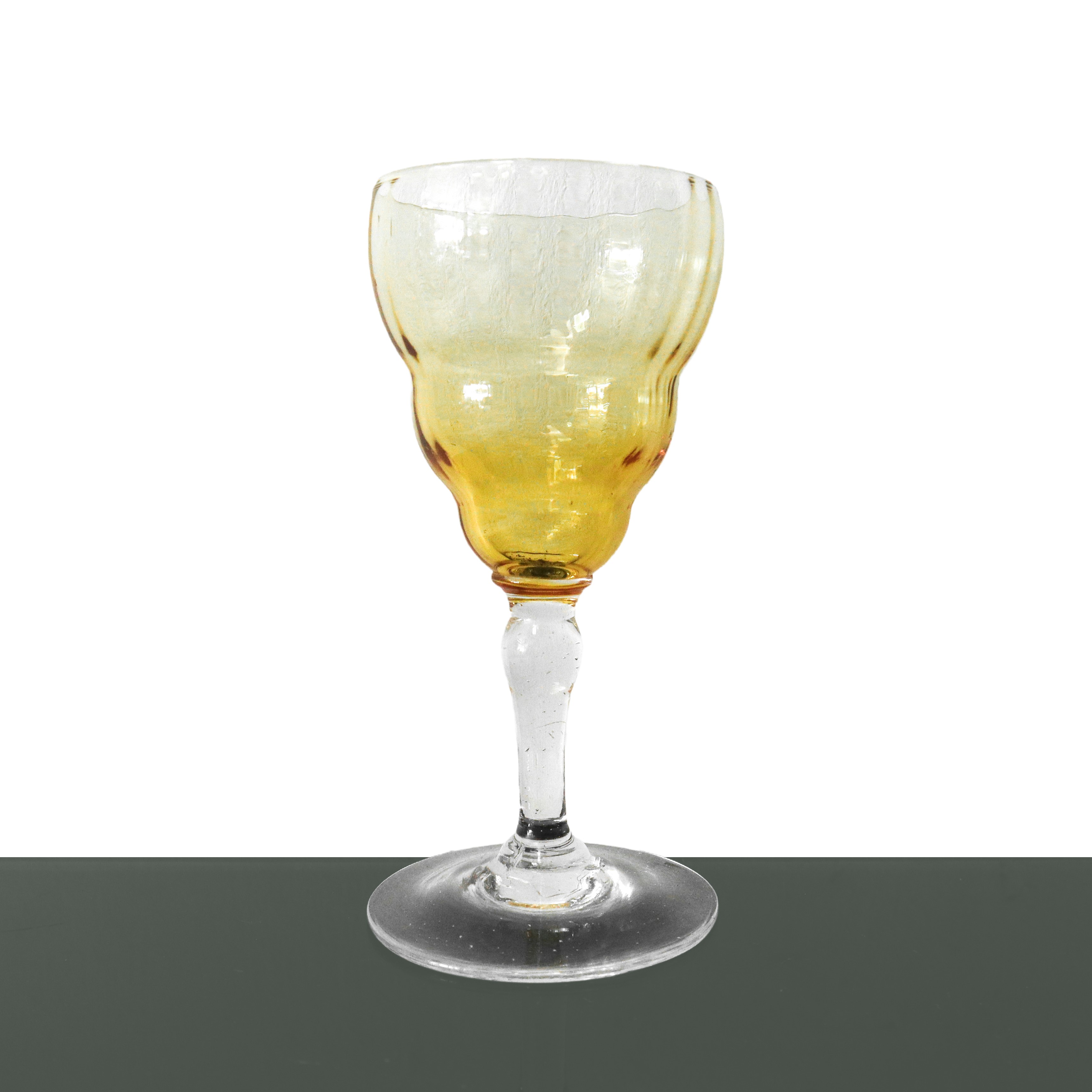 Sei Bicchieri da Liquore in Vetro Giallo
