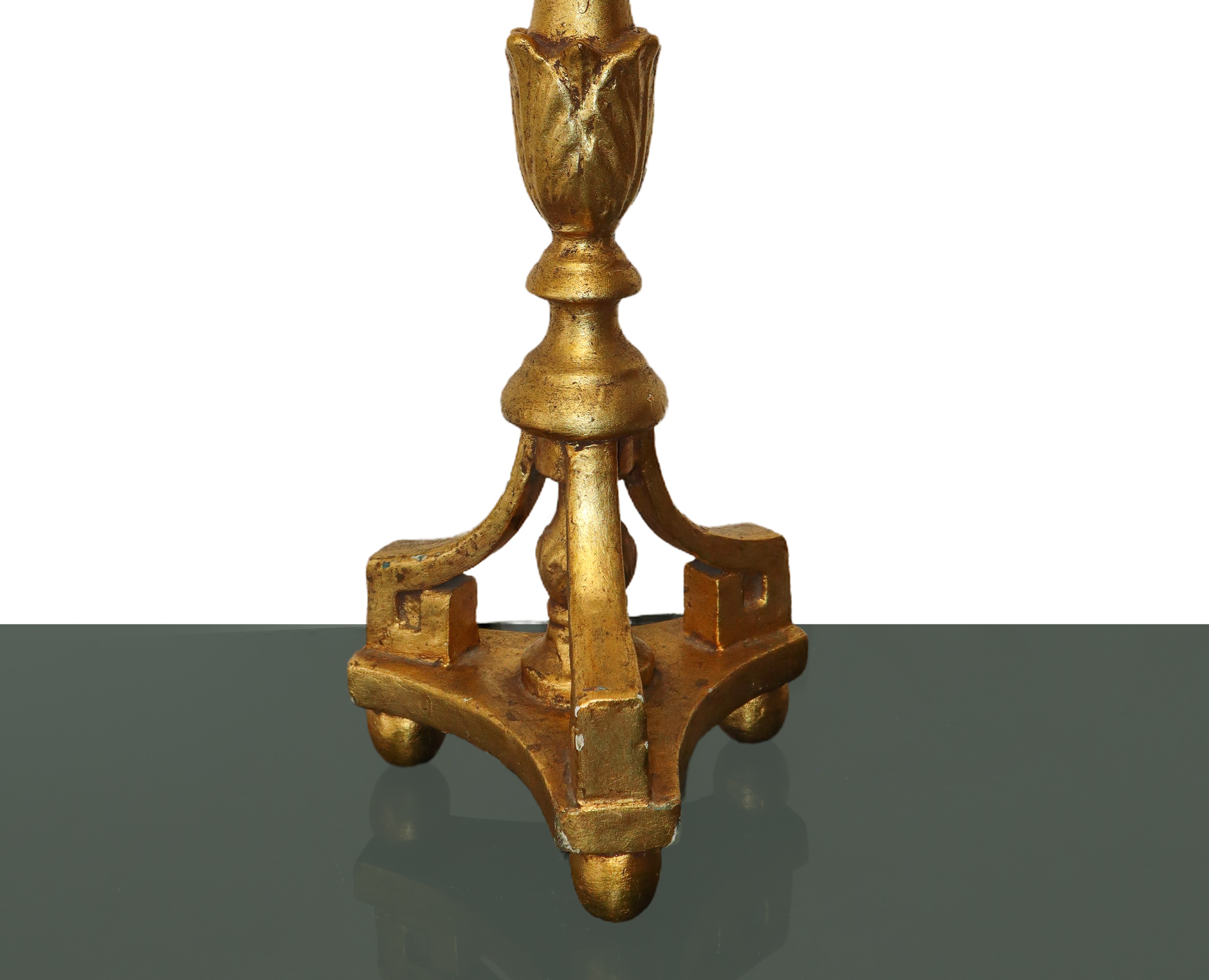 Coppia di Candelieri in Legno Dorato