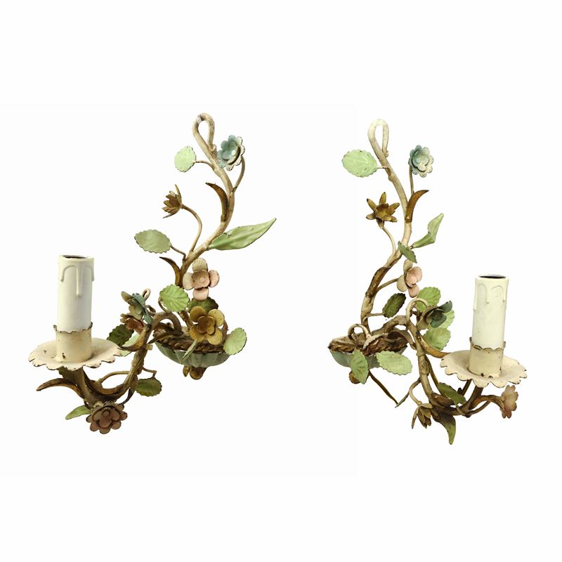 Coppia di Appliques in Metallo con Decori Floreali