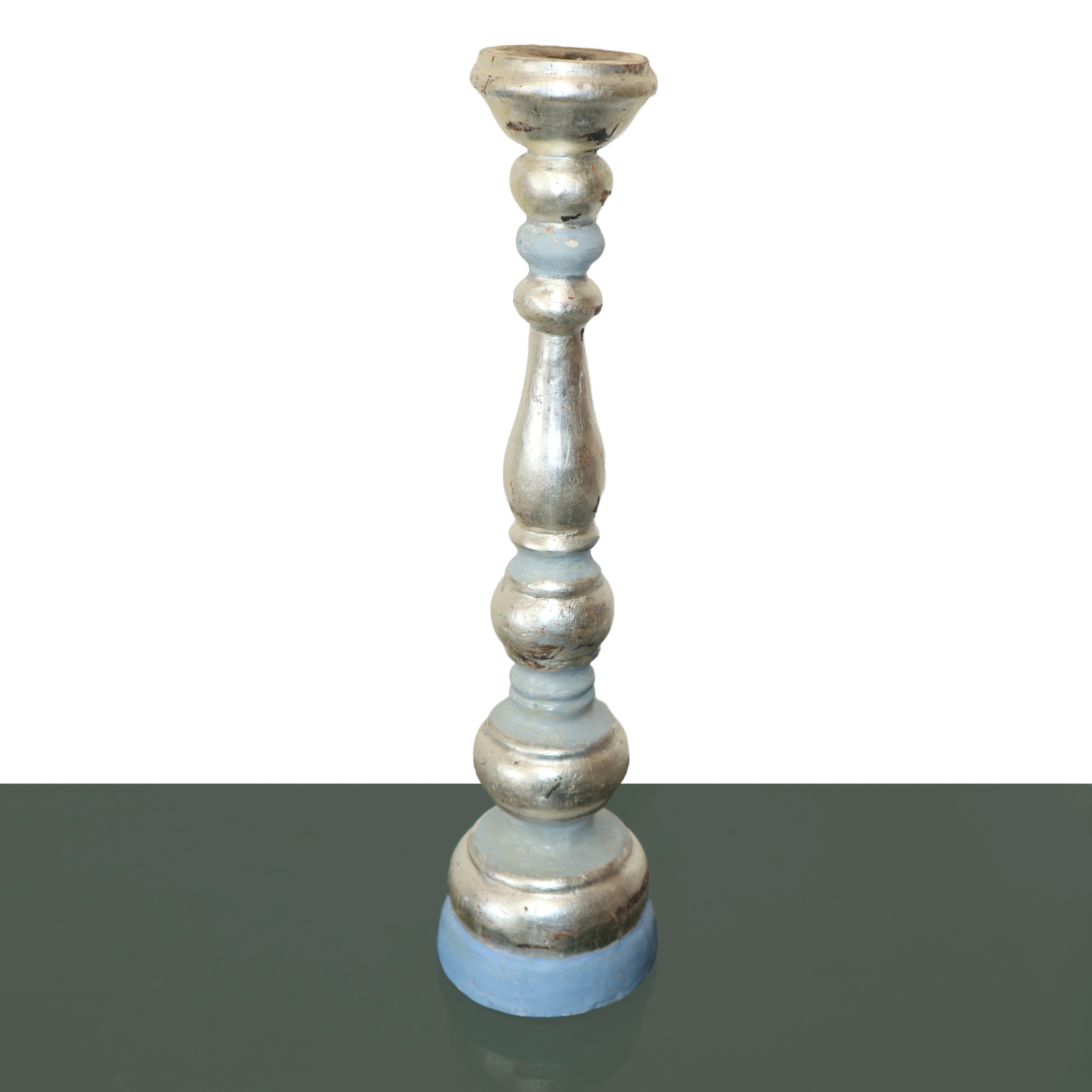Coppia di Candelieri in Legno Laccato e Argentato