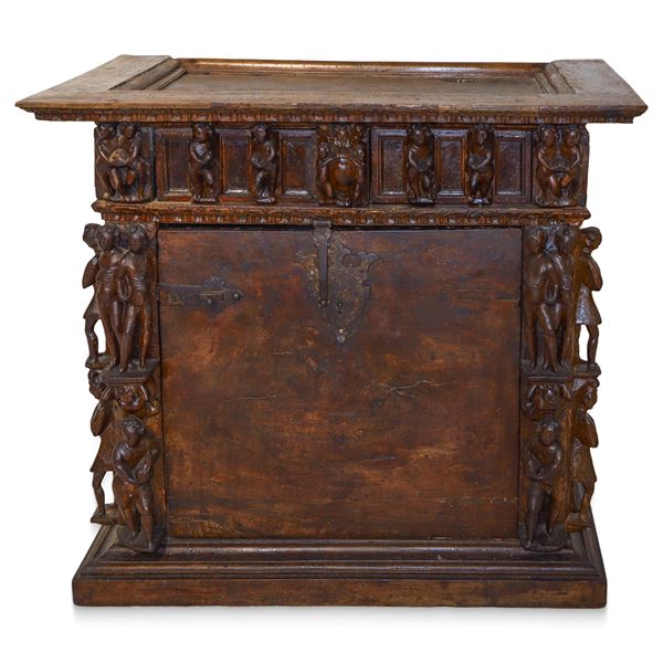 Cabinet-cabinet with coin holder in walnut root carved and carved with dolls