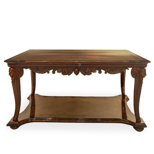 Tavolo Console in piano in piuma di mogano con greca perimetrale in legni chiari a contrasto.