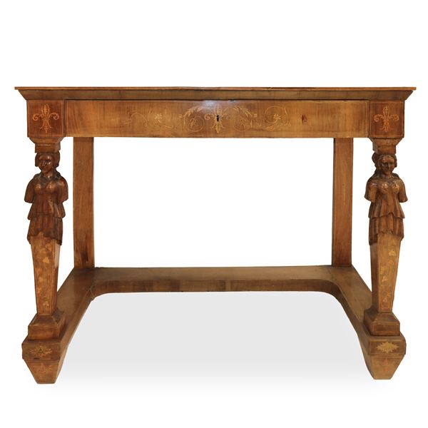Consolle in legno di noce intarsiata a motivi vegetali