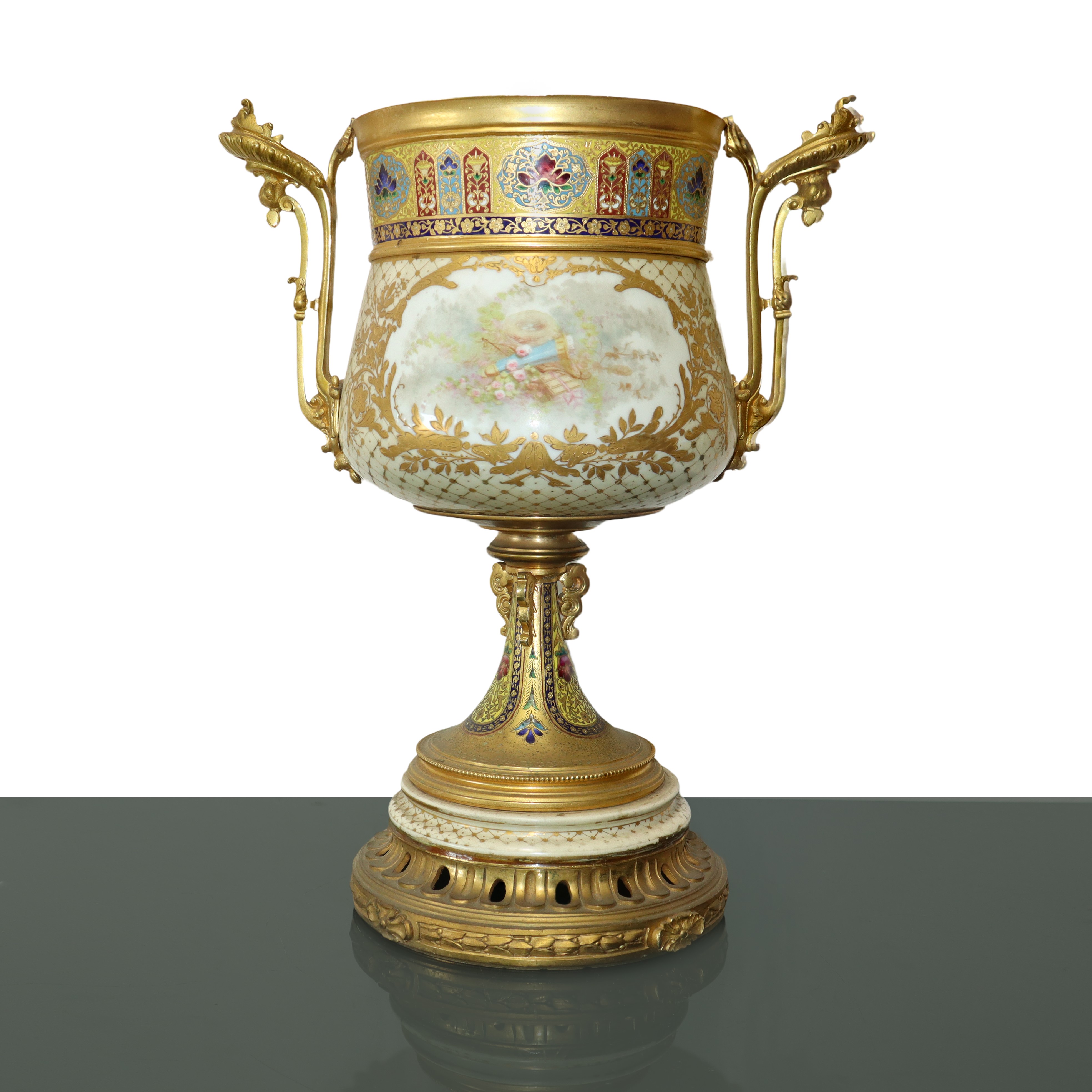 Elegante Coppia di Vasi in Porcellana di Sevres, Napoleone III in Metallo Dorato Ormolu con Smalt...