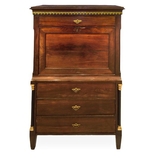 Chiffonier in legno a corpo unico 