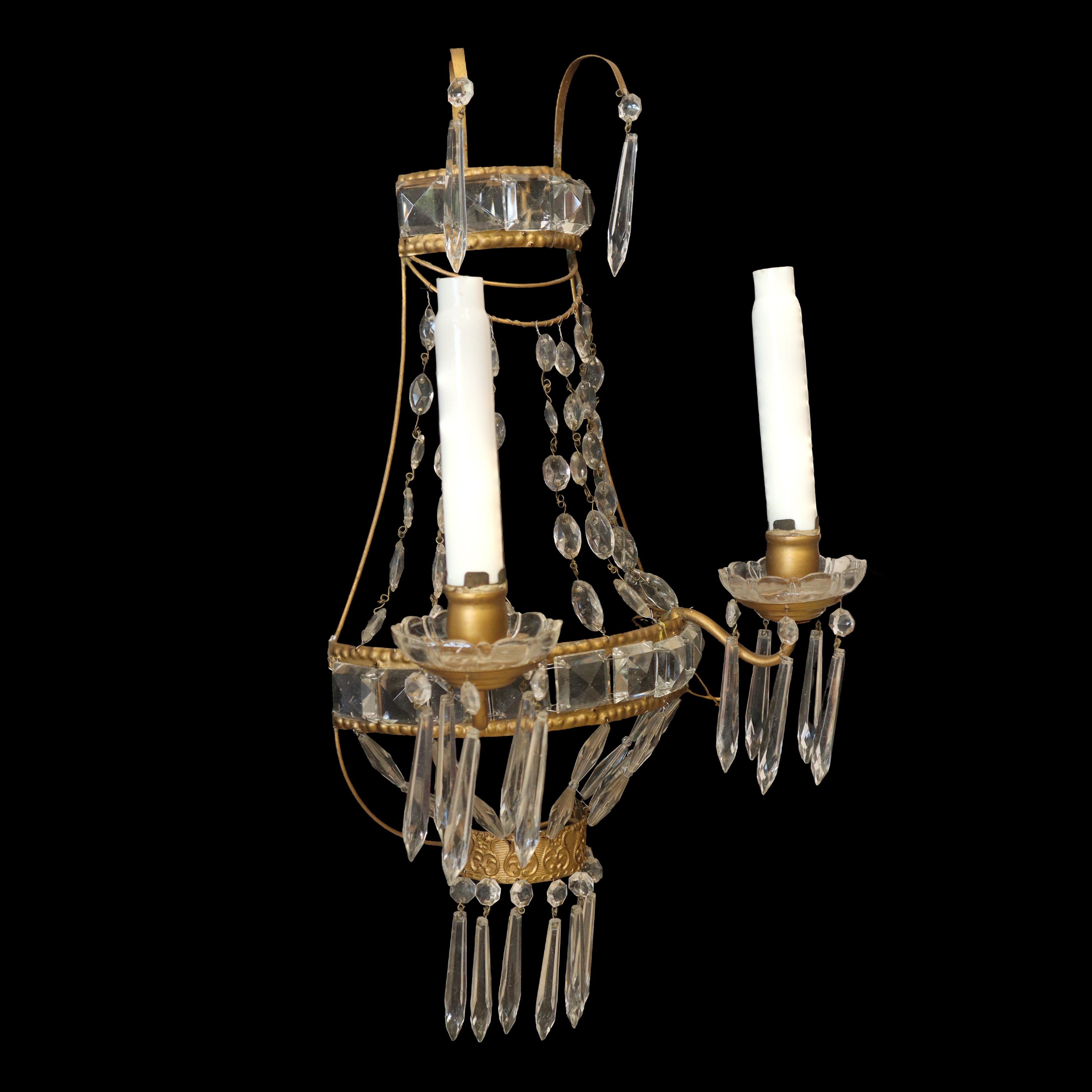 Lampadario con coppia di appliques con struttura in metallo dorata e brindoli