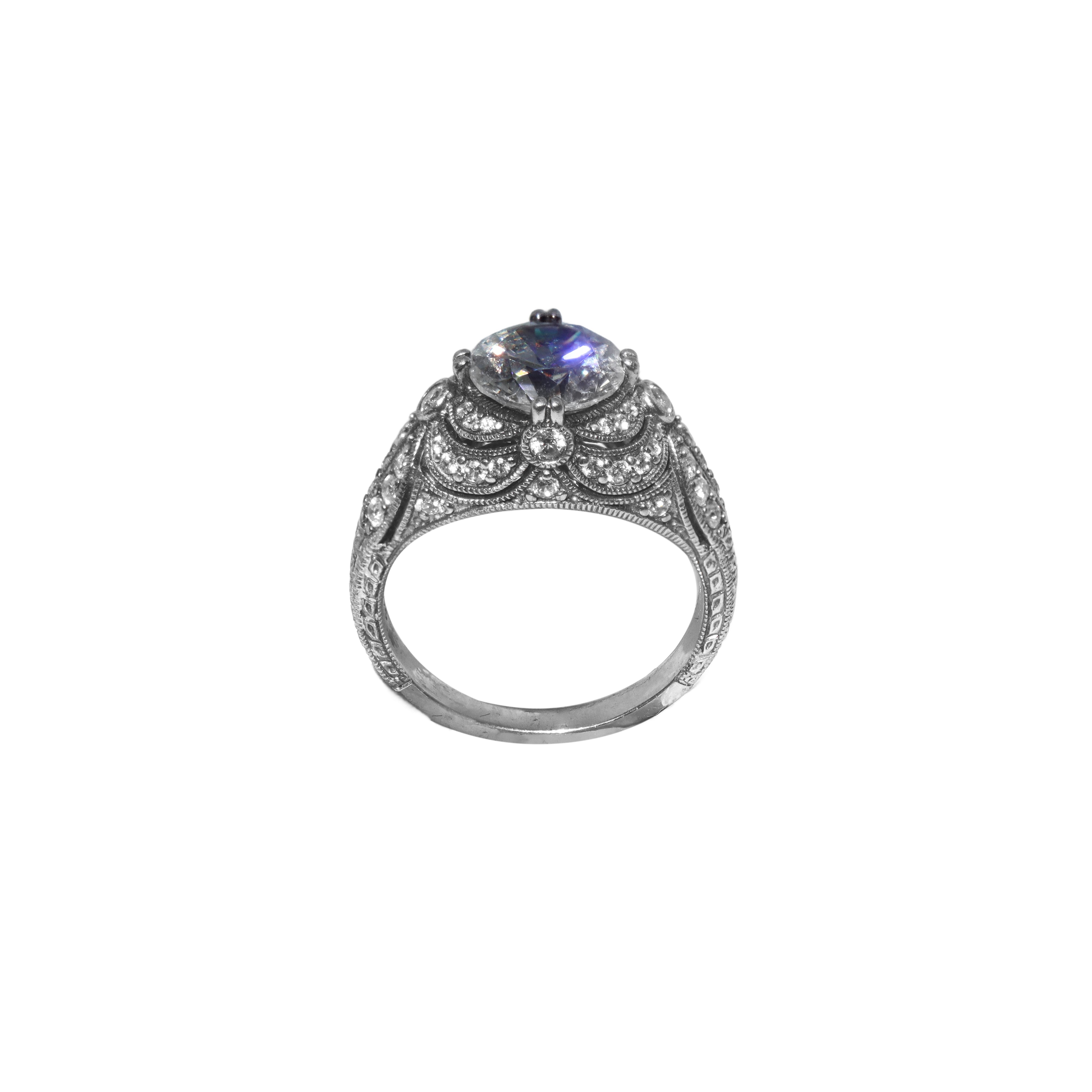 Anello in argento stile Art Decò con zirconi