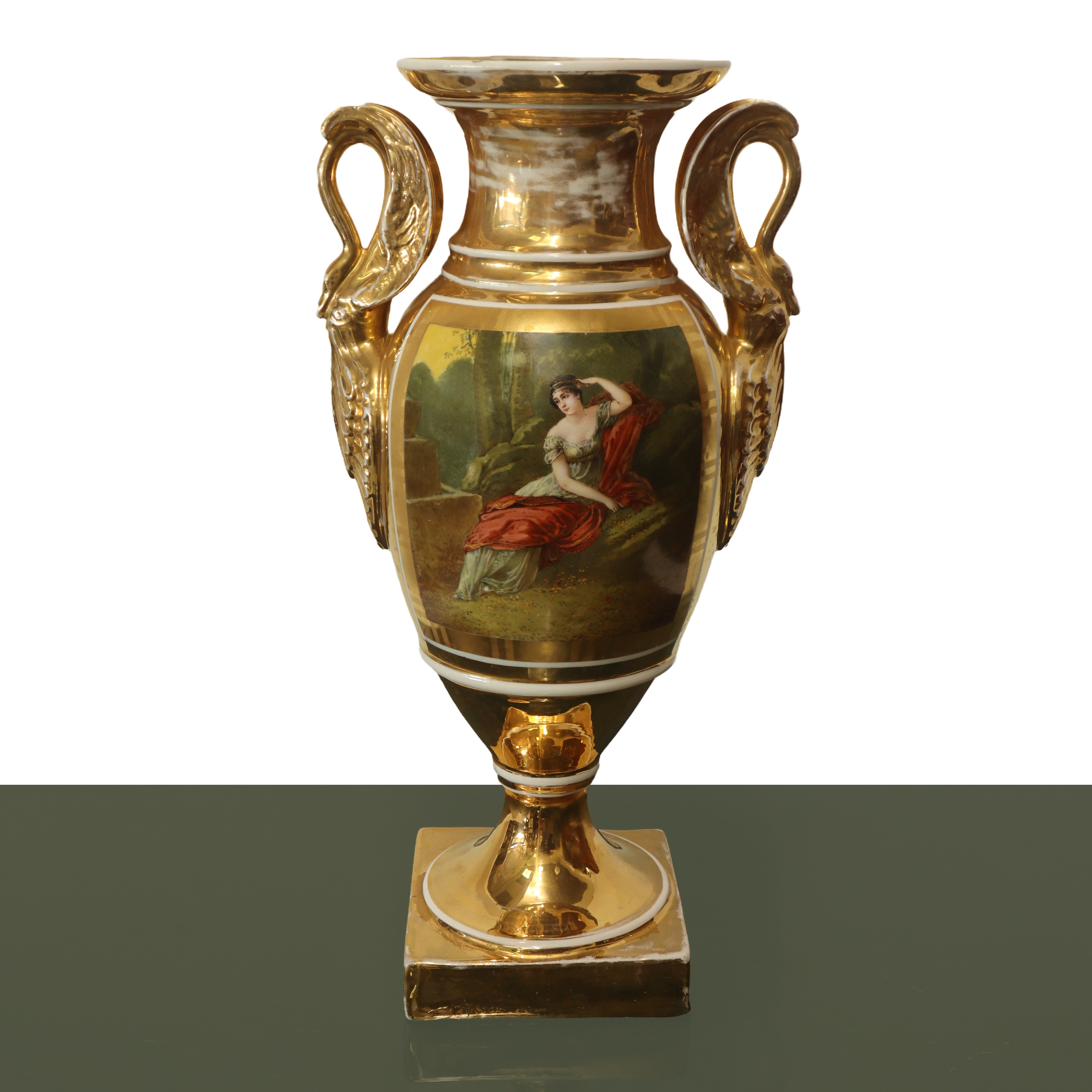 Coppia di Vasi Impero in Porcellana Dipinta e Dorata Ad Ormolou.