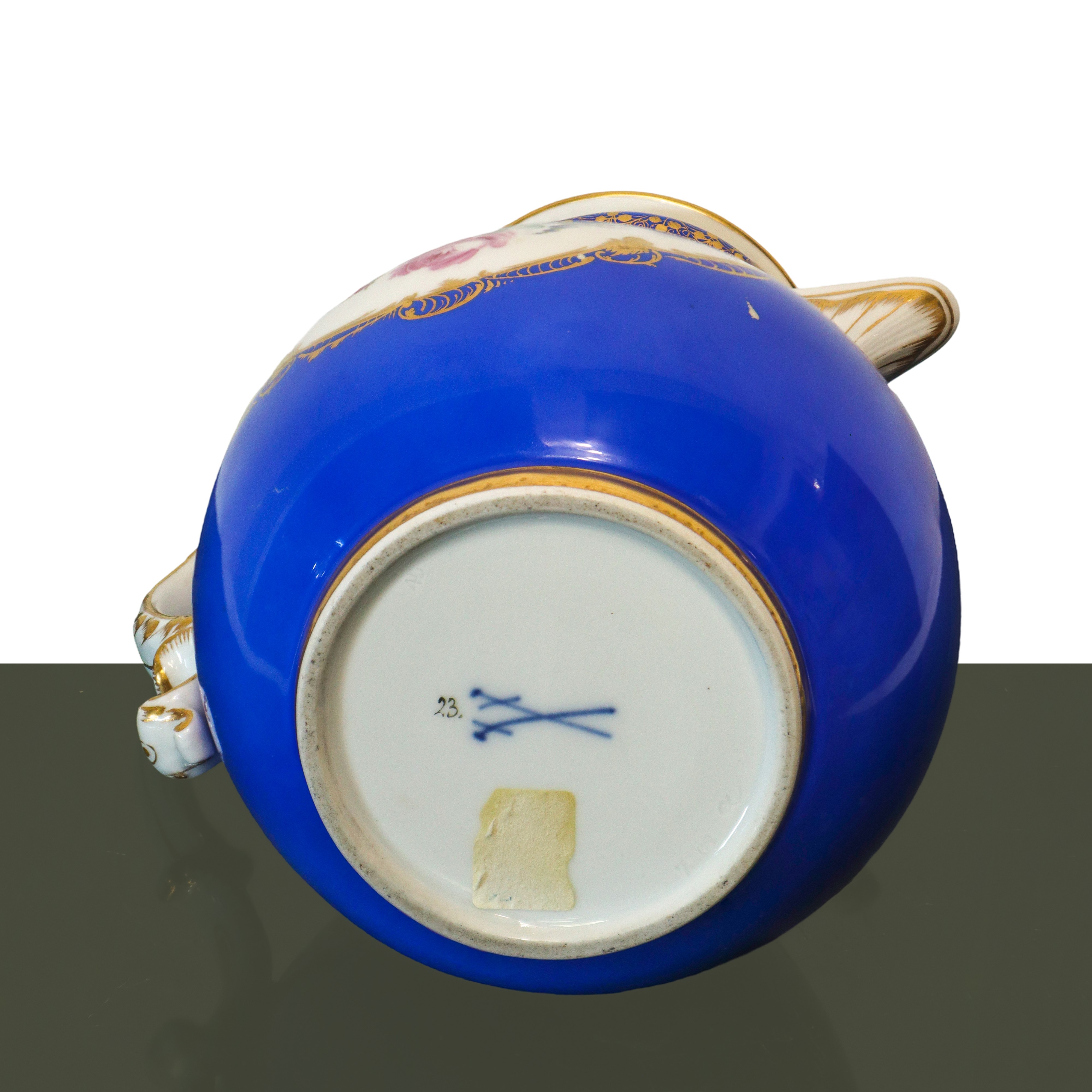 Porcelain Meissen - Caffettiera con Fondo Blu, Presa a Sbalzo con Porcellana a Forma di Rosa, Dip...