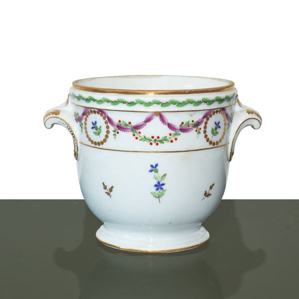 CP colditz porcelain - Small porcelain cachepot with floral decorations and gilding