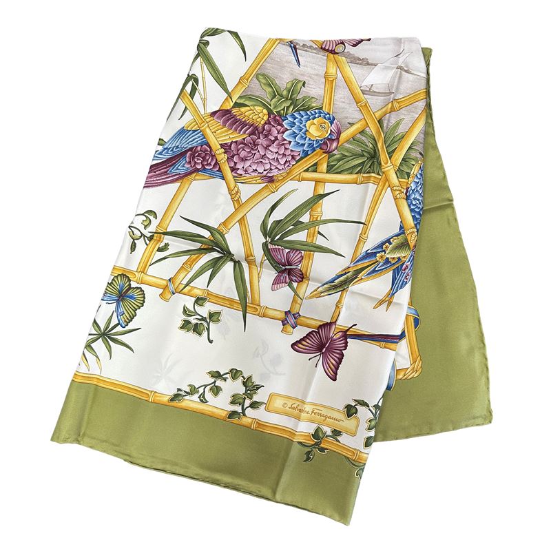 Foulard in seta con uccelli a motivi floreali