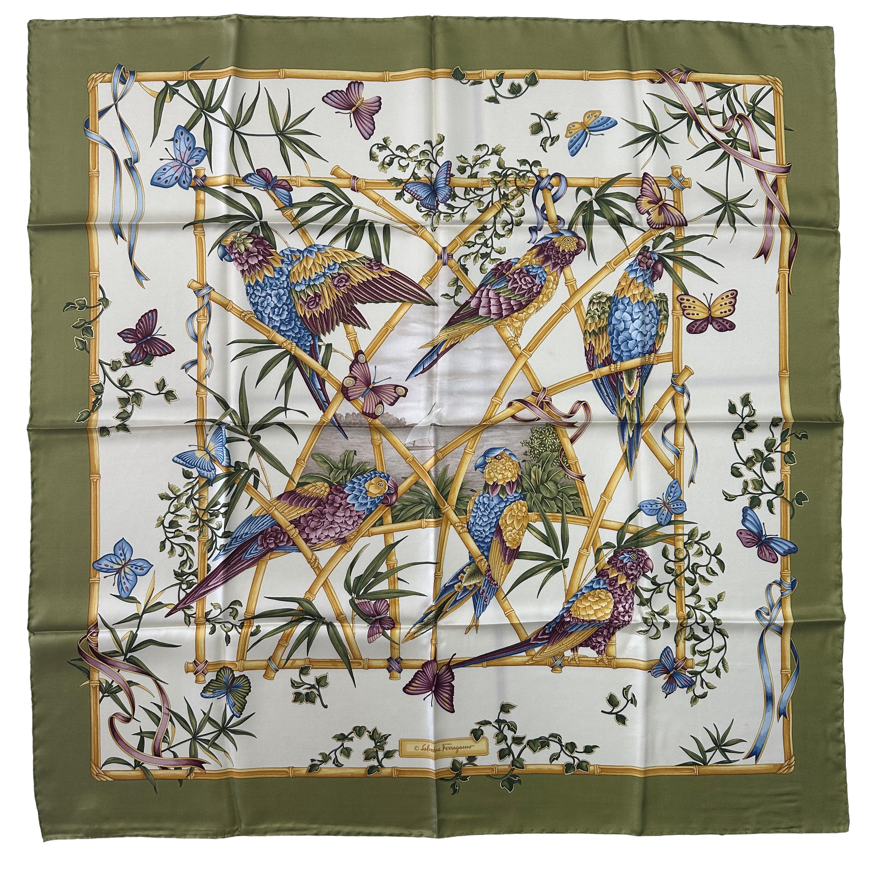 Foulard in seta con uccelli a motivi floreali